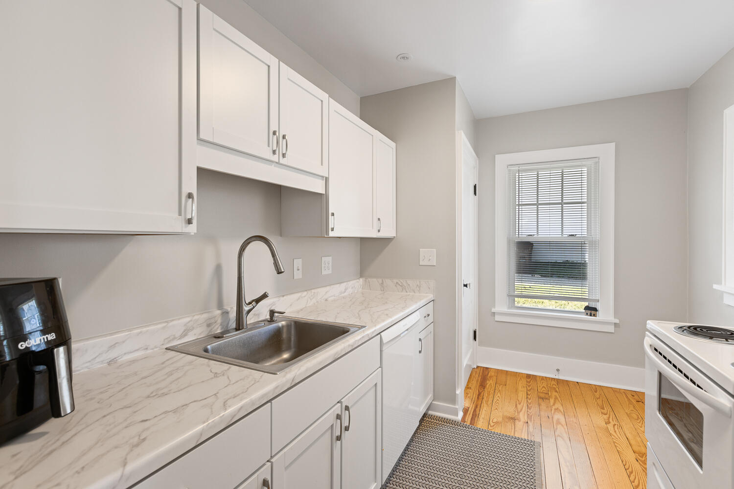 115 S Thompson Street Property Photo 16