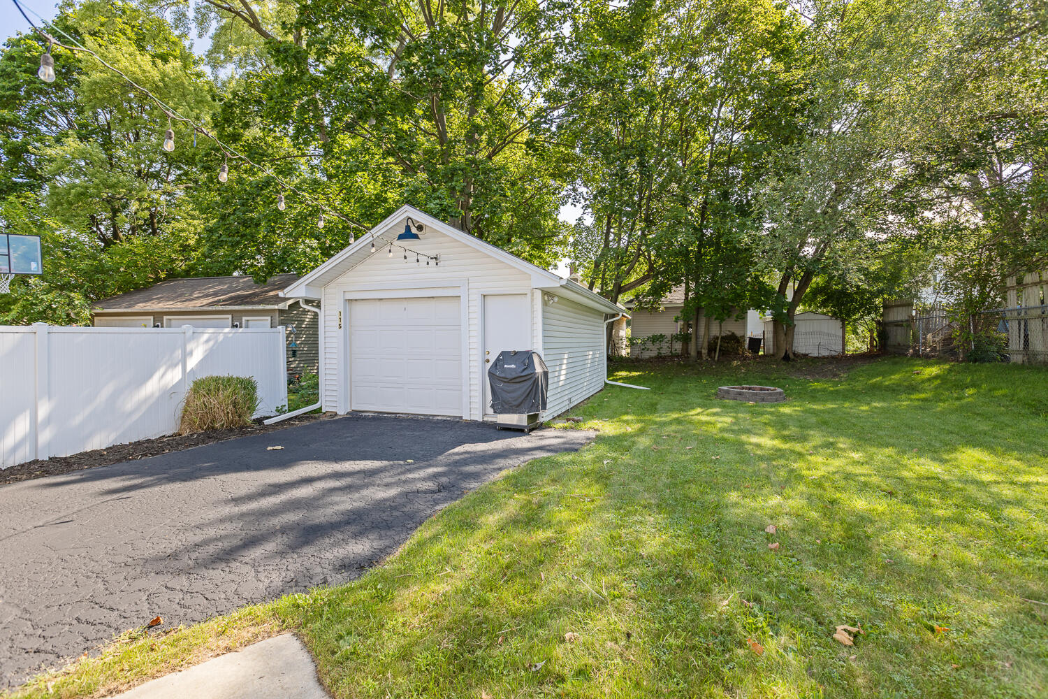 115 S Thompson Street Property Photo 32