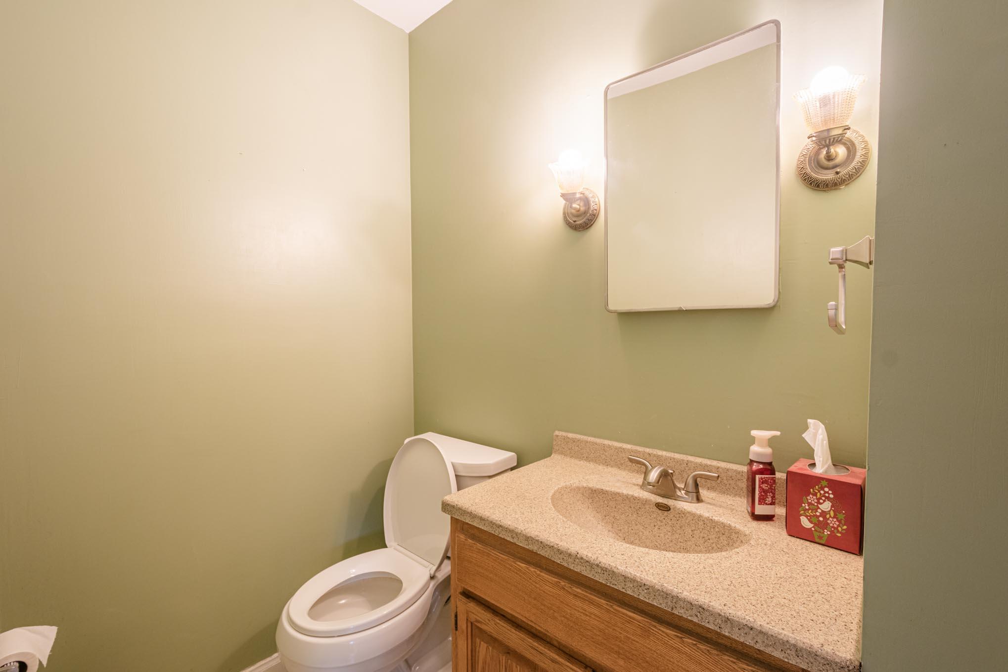 102 Lincolnwood Drive Property Photo 12