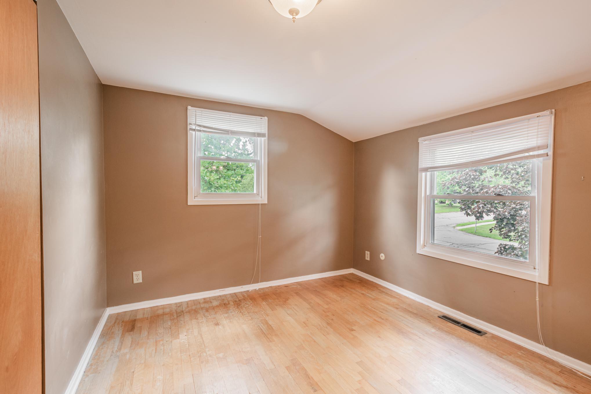 102 Lincolnwood Drive Property Photo 22