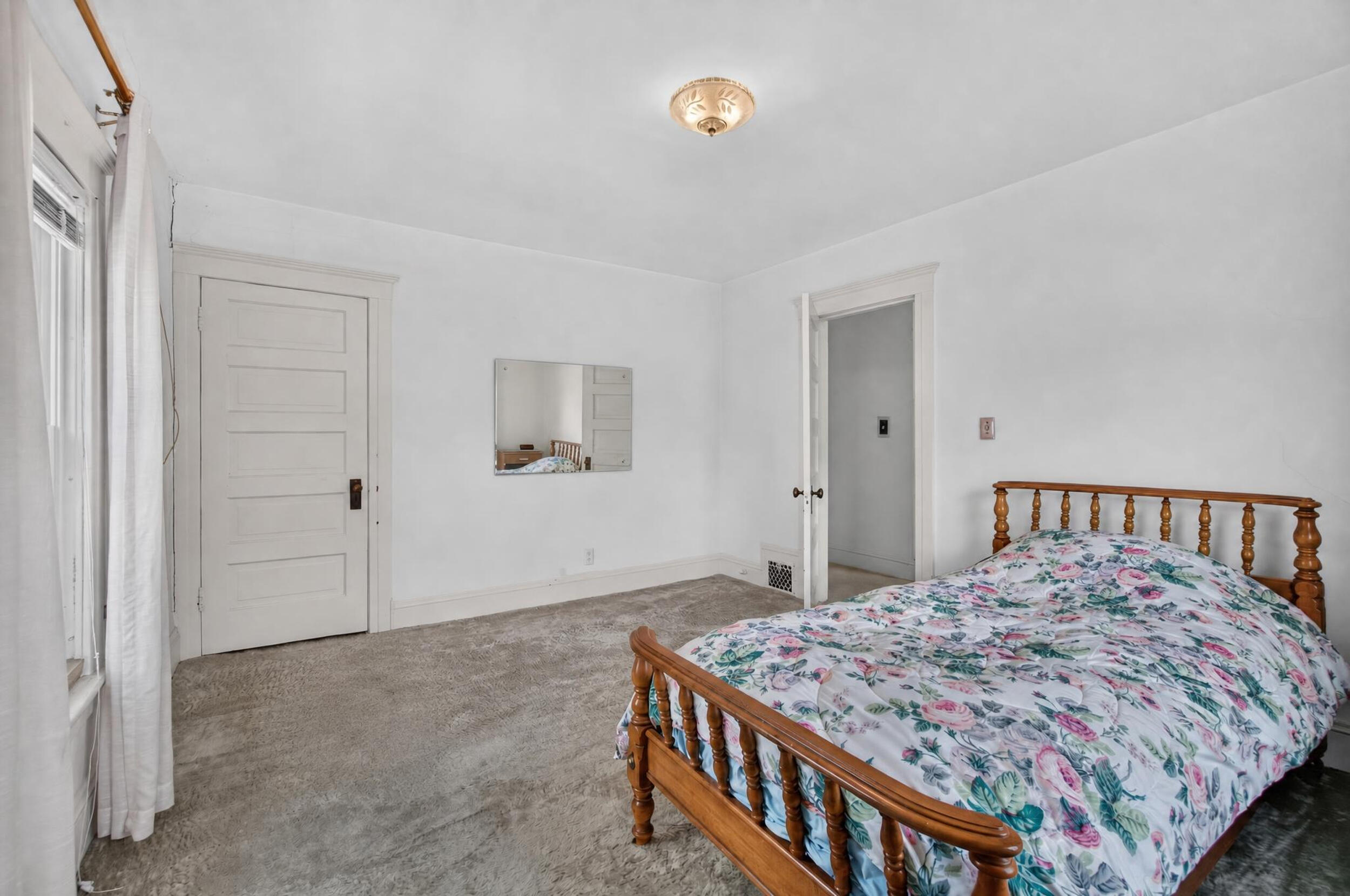 605 Harwood Street Property Photo 32