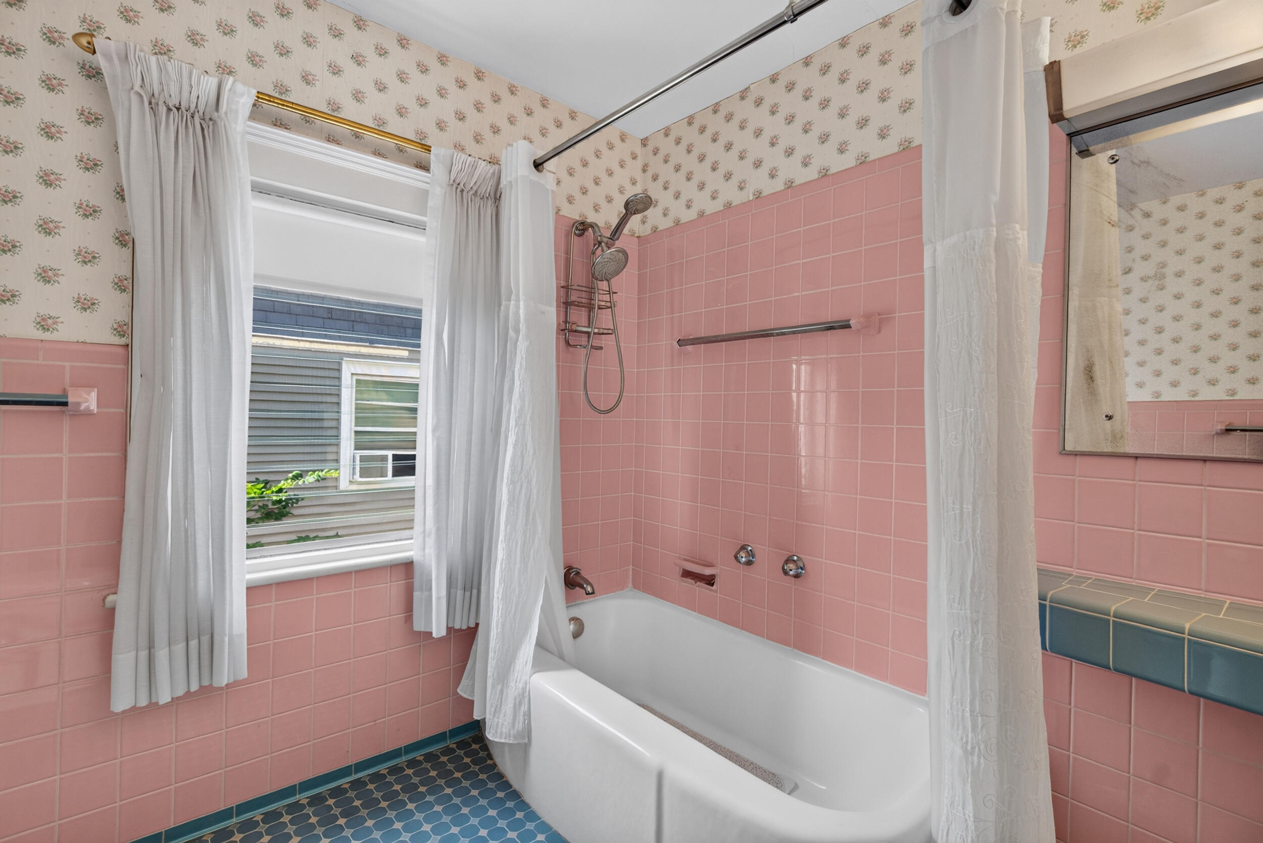 605 Harwood Street Property Photo 39