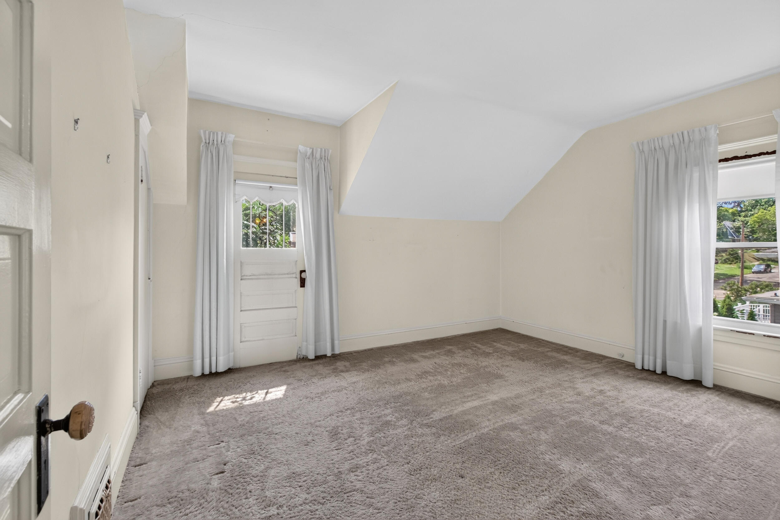 605 Harwood Street Property Photo 41