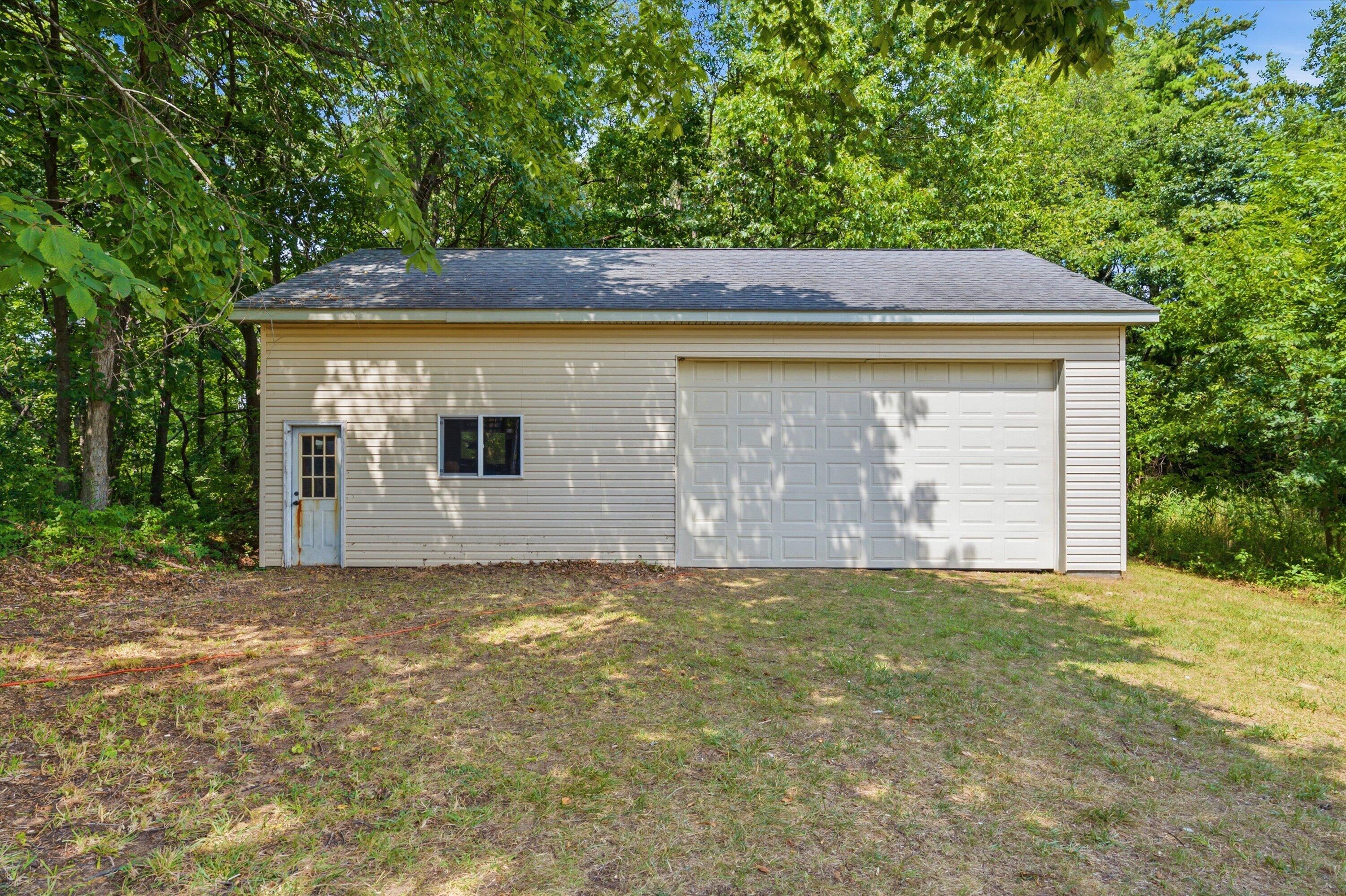 11144 Horton Road Property Photo 4