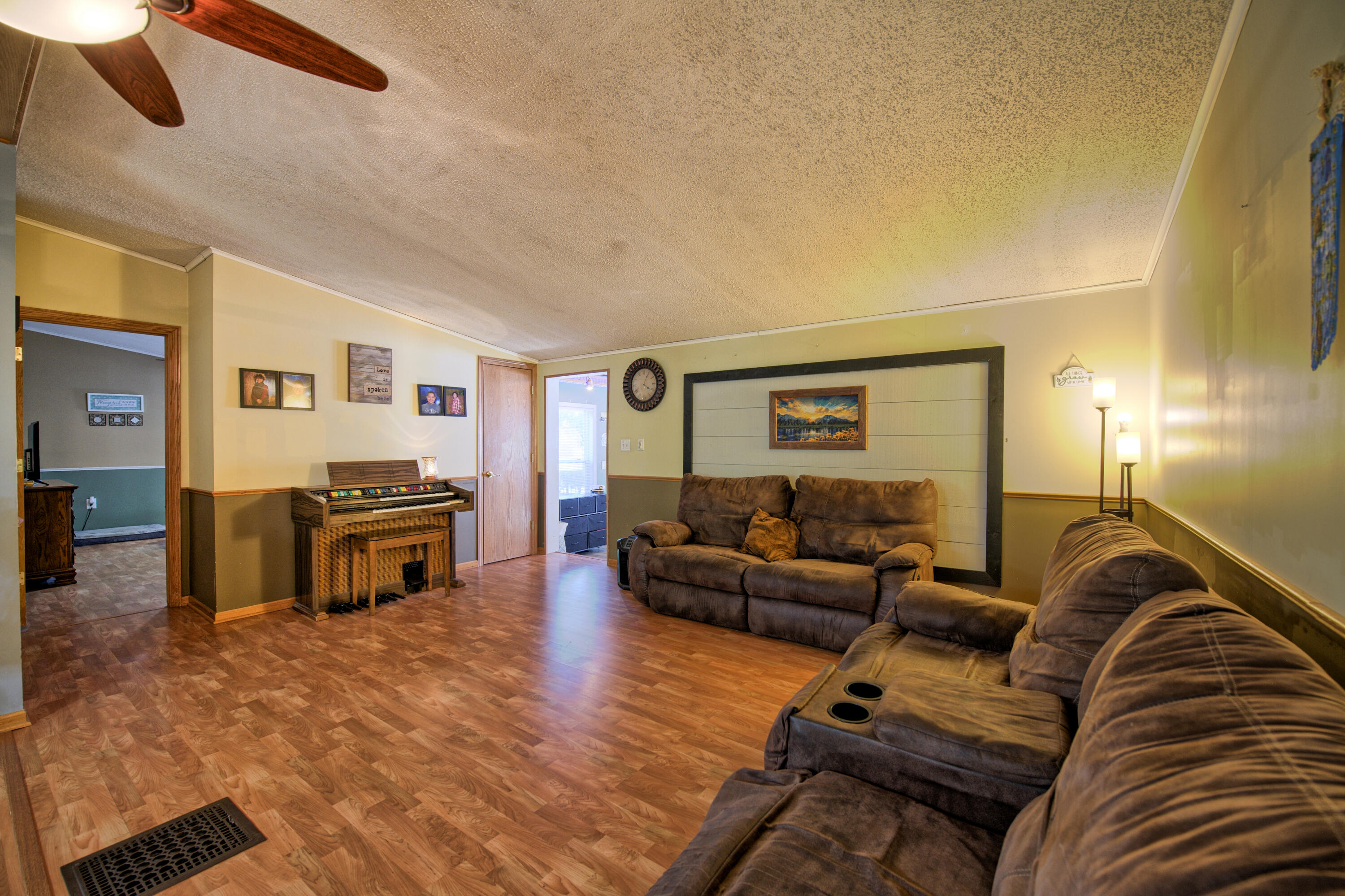 4065 S Lyons Road Property Photo 3