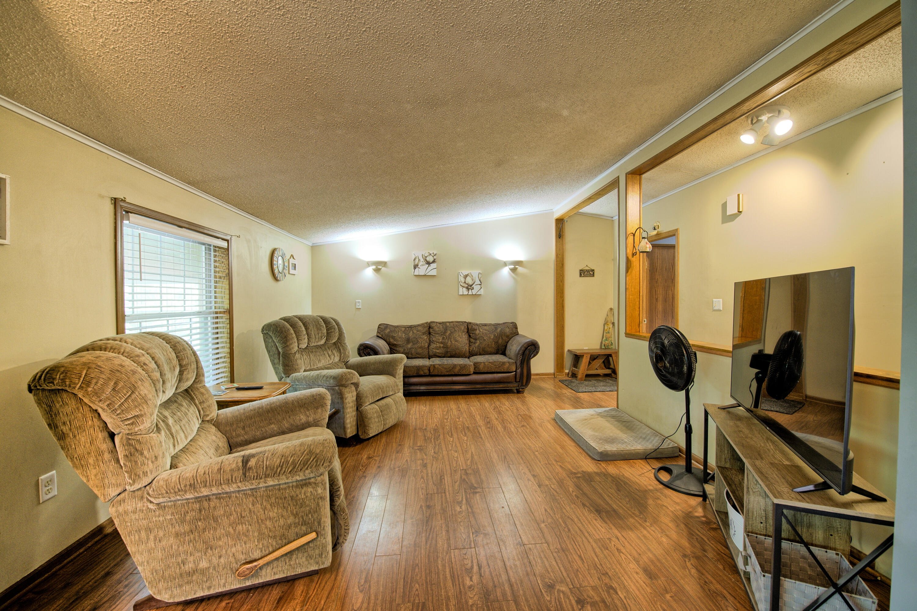 4065 S Lyons Road Property Photo 5