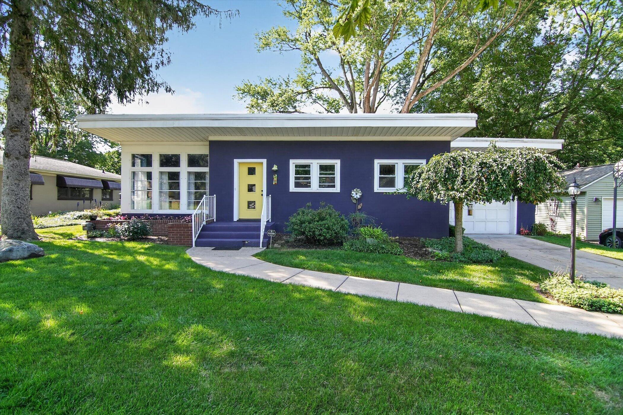 505 North Drive W Property Photo 1