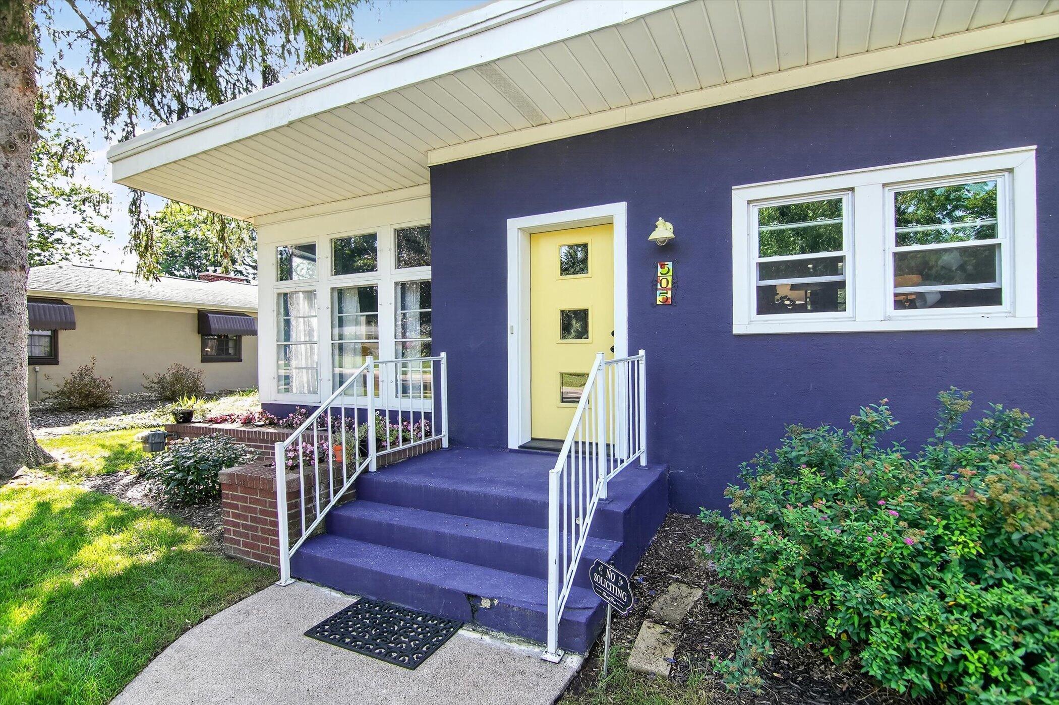 505 North Drive W Property Photo 6