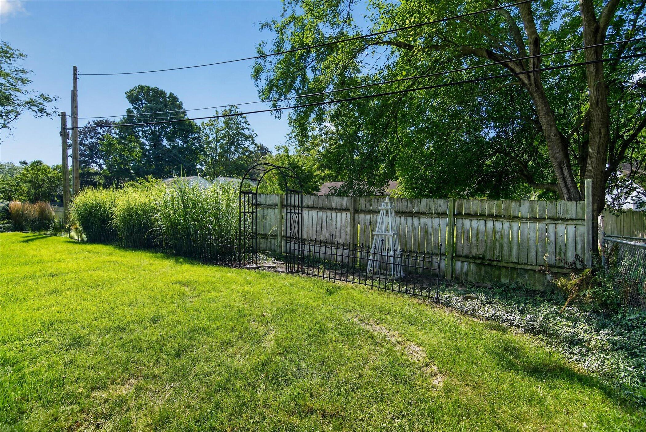 505 North Drive W Property Photo 8