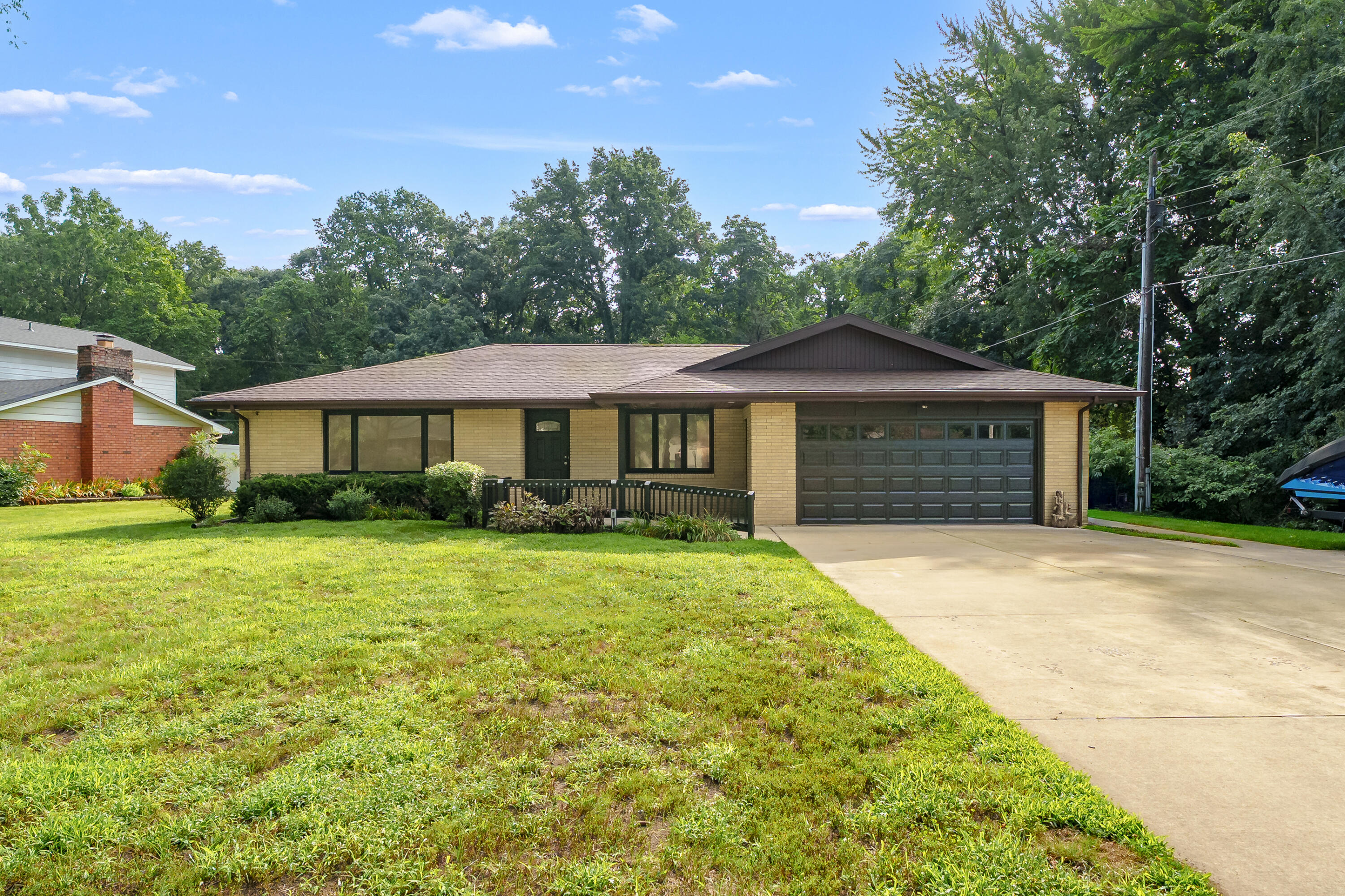 5095 W Donna Drive Property Photo 1