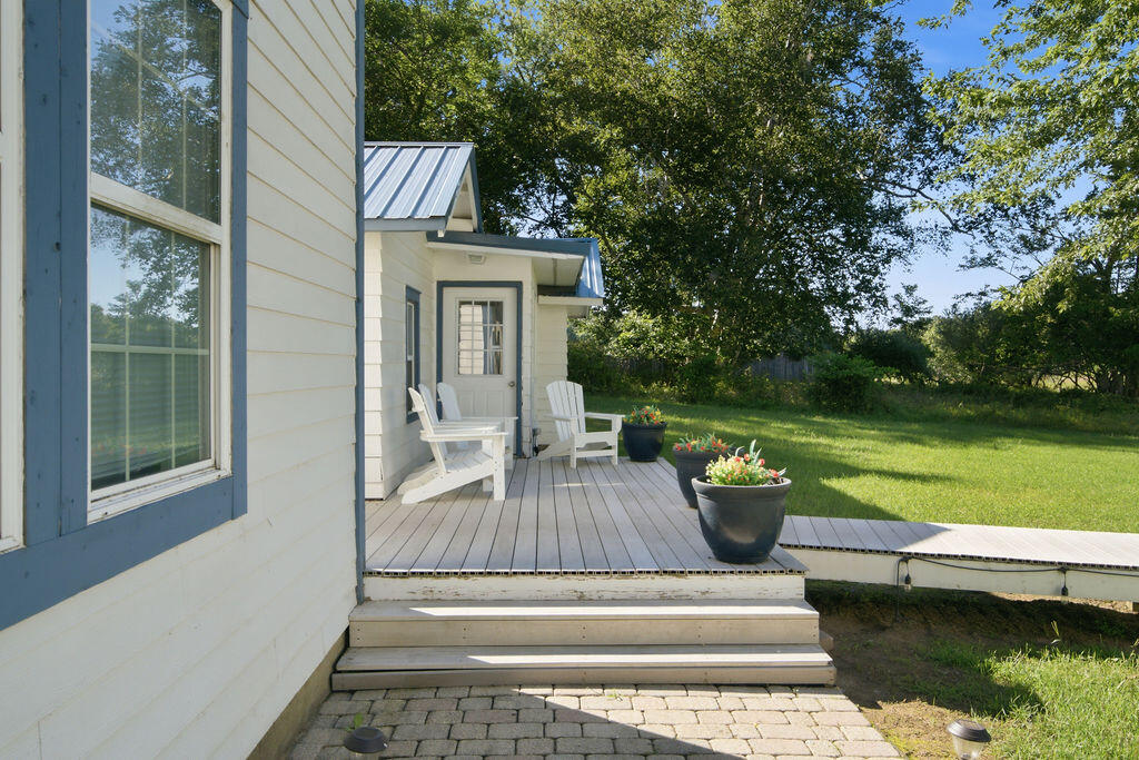 7095 Orchard Lake Drive Property Photo 17