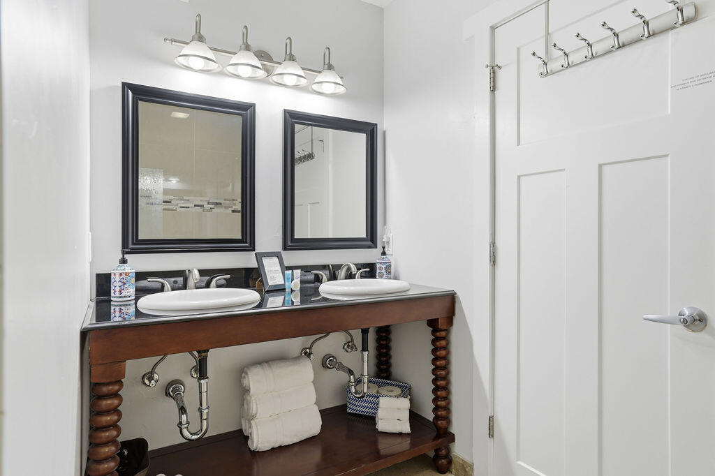 7095 Orchard Lake Drive Property Photo 32