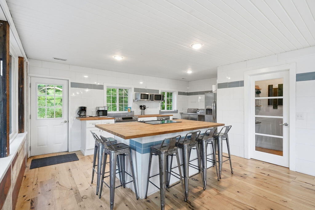 7095 Orchard Lake Drive Property Photo 47
