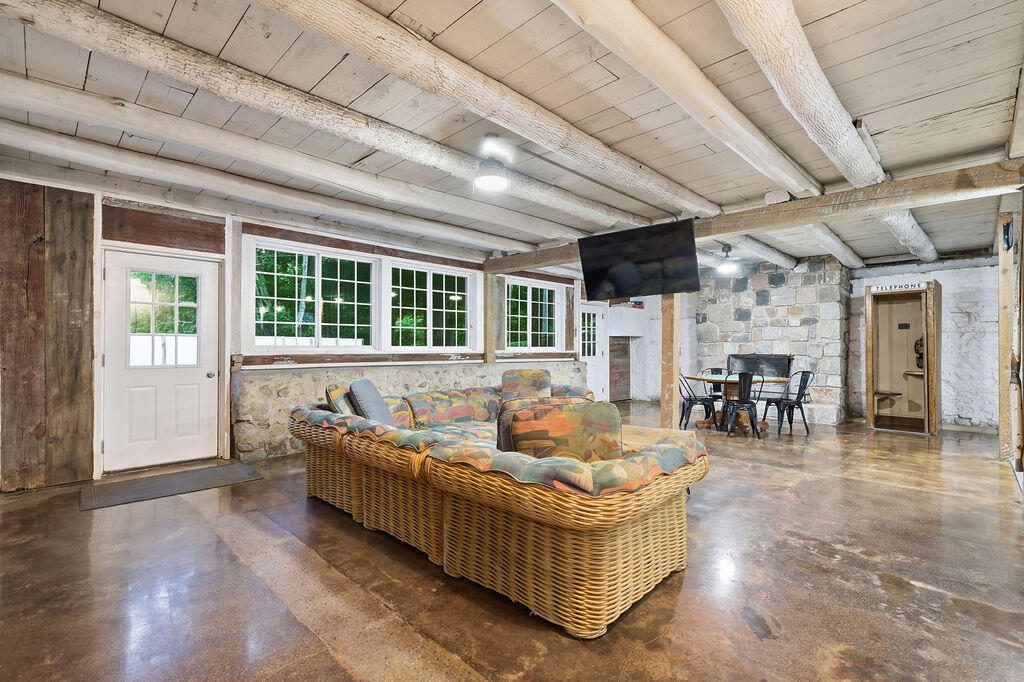 7095 Orchard Lake Drive Property Photo 63