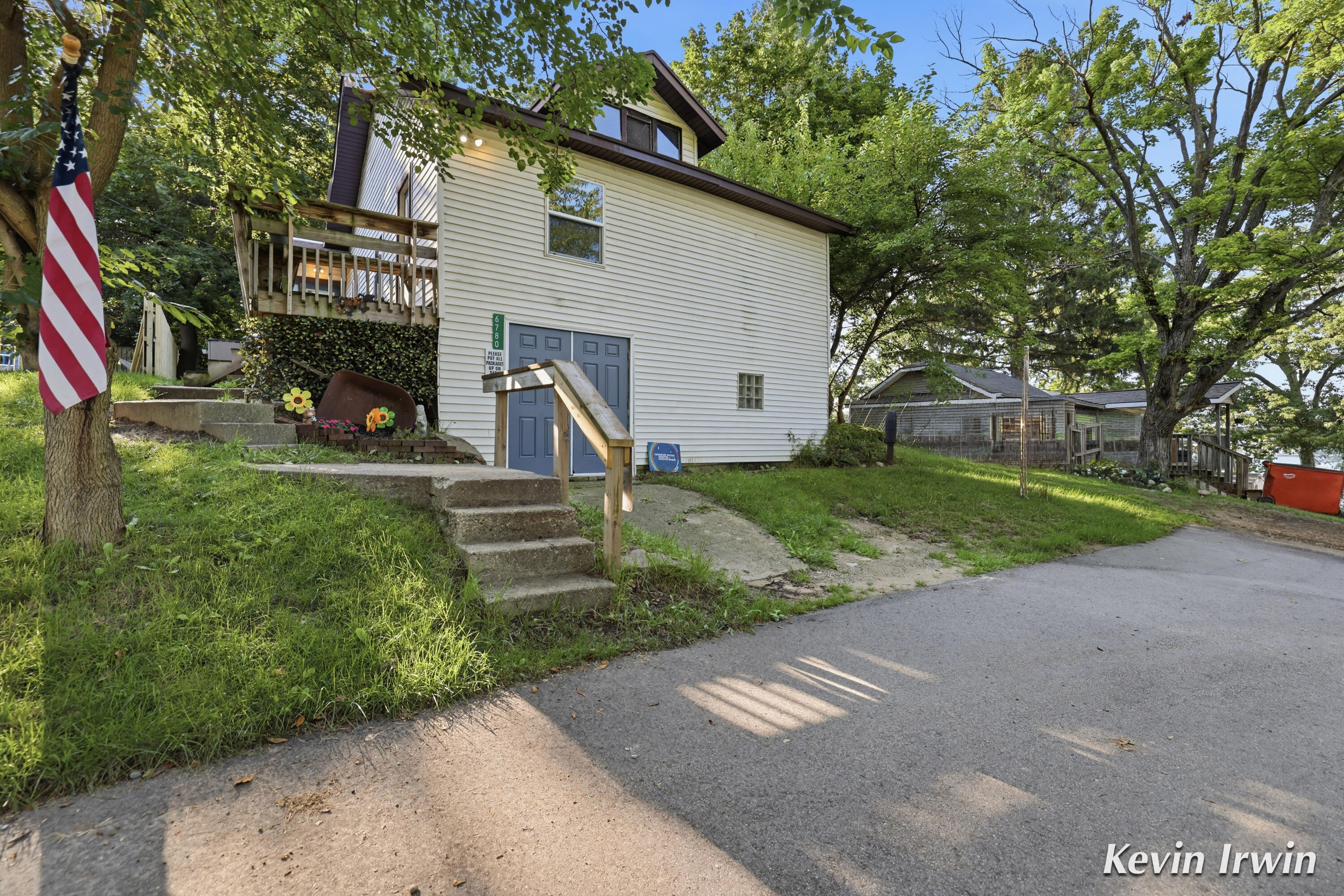 6780 Tulare Avenue Ne Property Photo 1