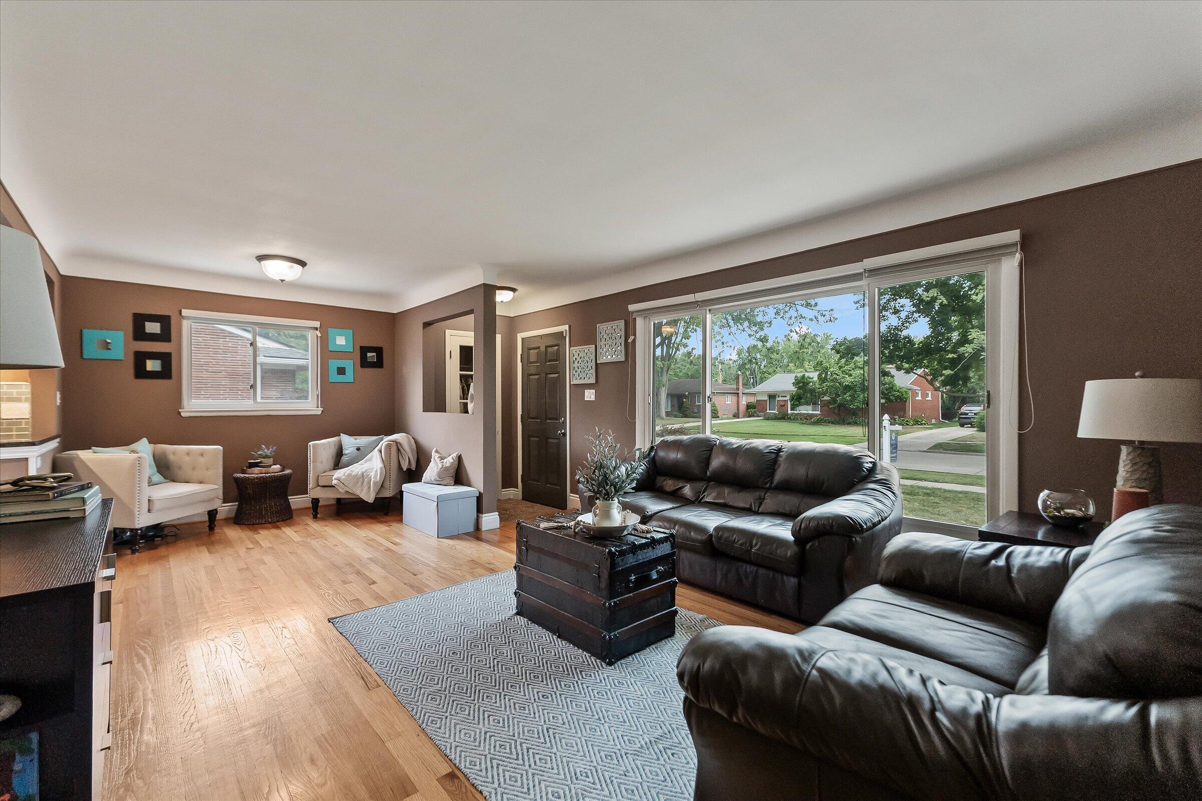 16943 Elizabeth Street Property Photo 5