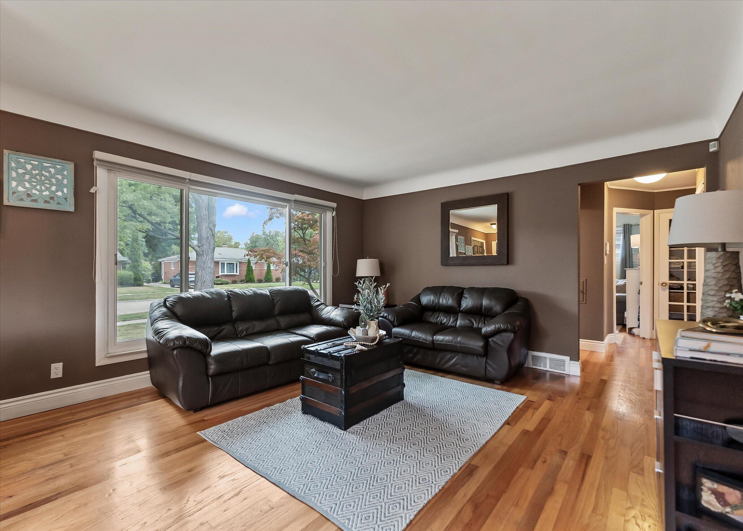 16943 Elizabeth Street Property Photo 7