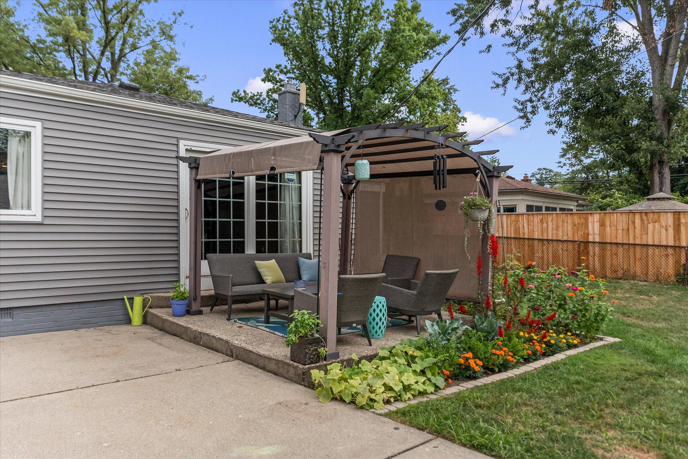 16943 Elizabeth Street Property Photo 34