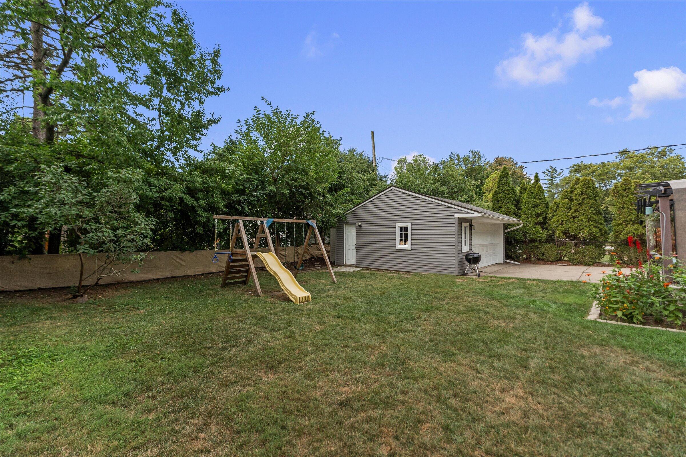 16943 Elizabeth Street Property Photo 37