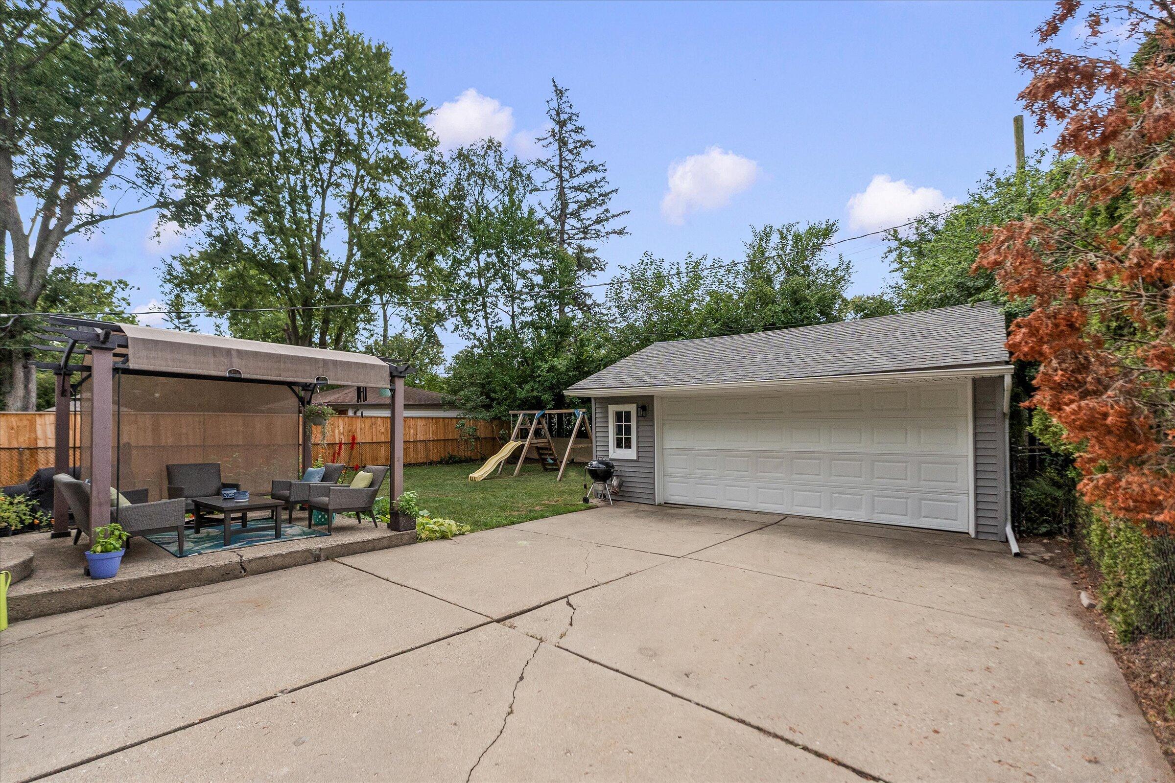 16943 Elizabeth Street Property Photo 39