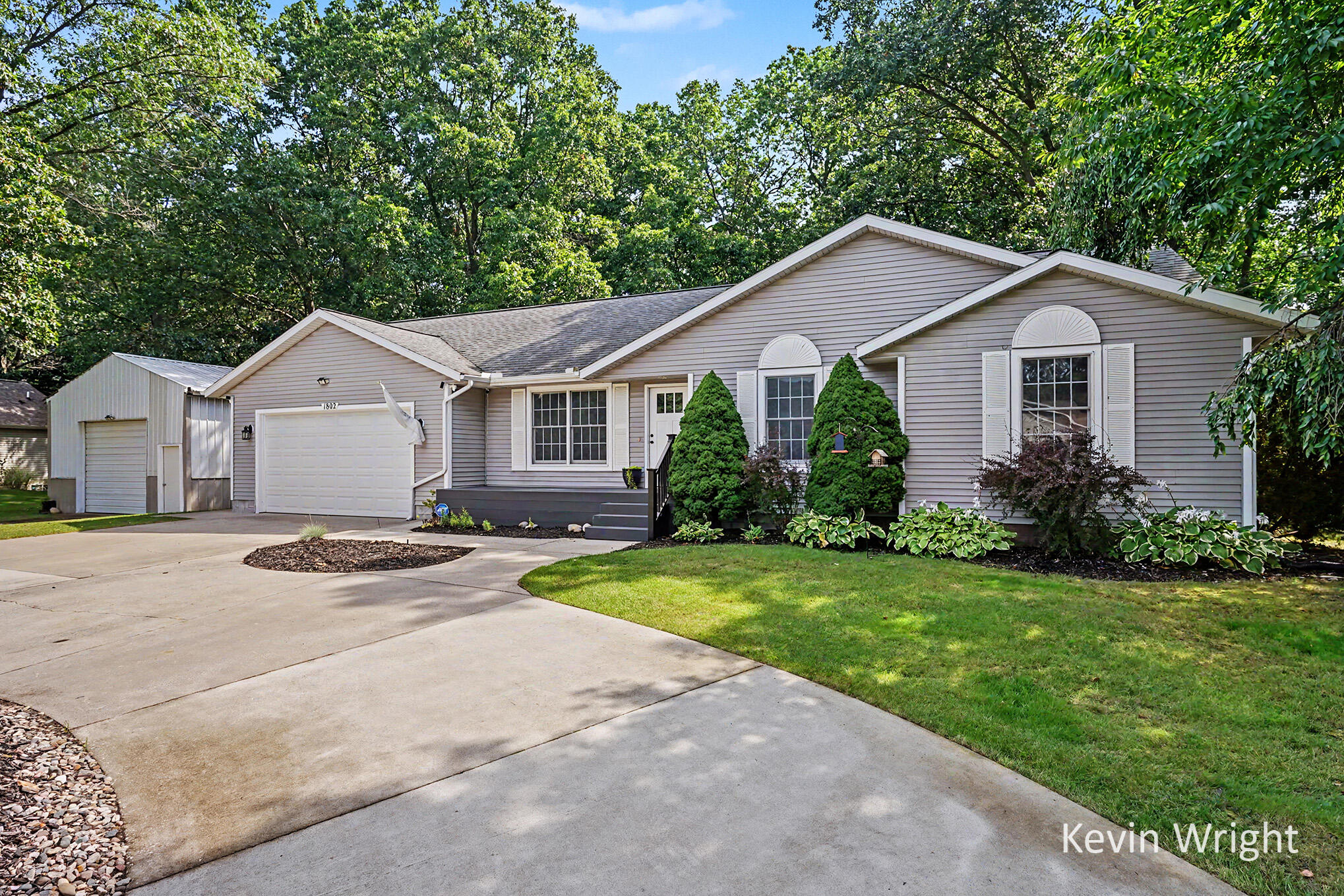 1802 Duchess Court Property Photo 1