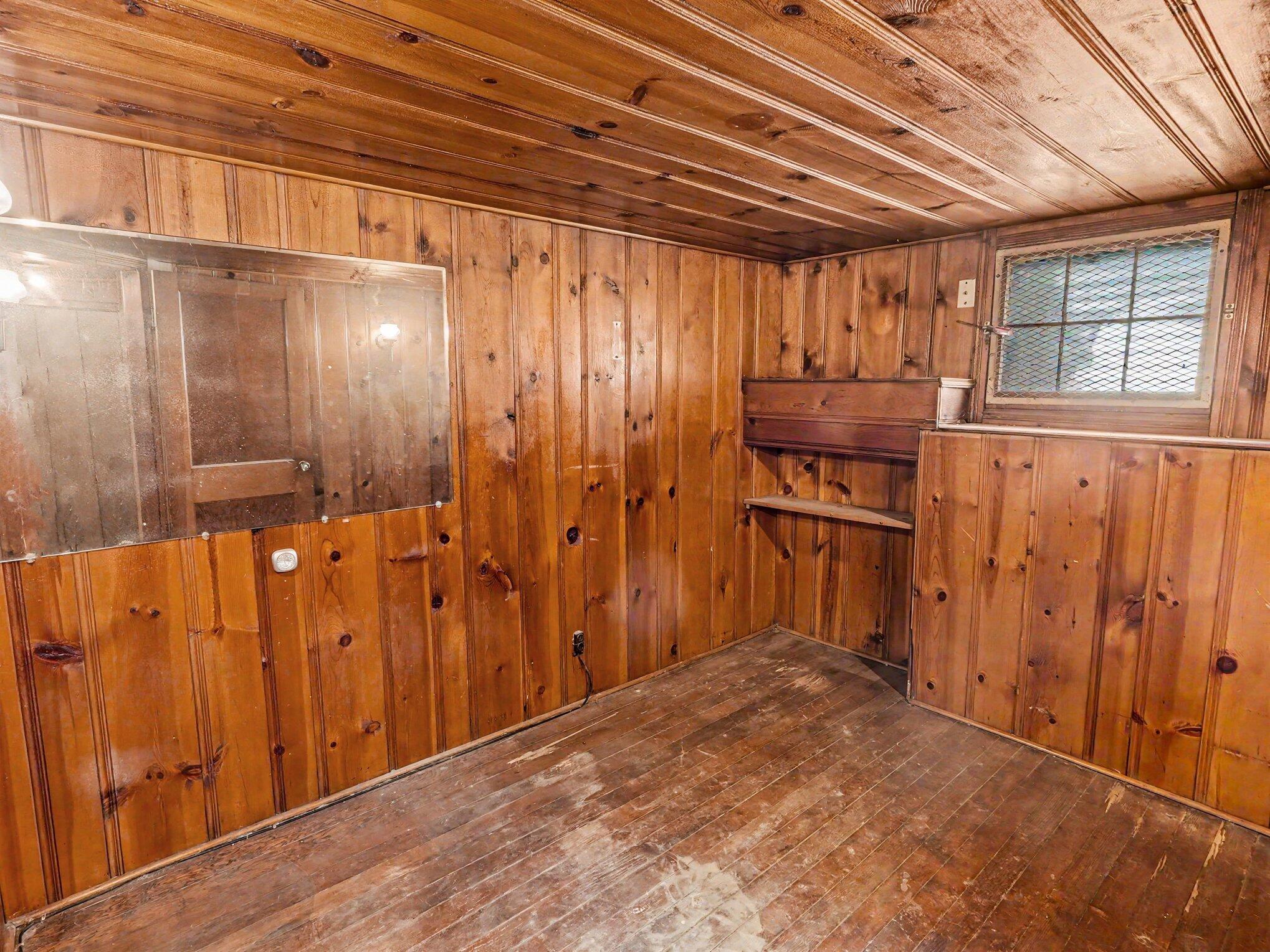 314 Burke Street Property Photo 32