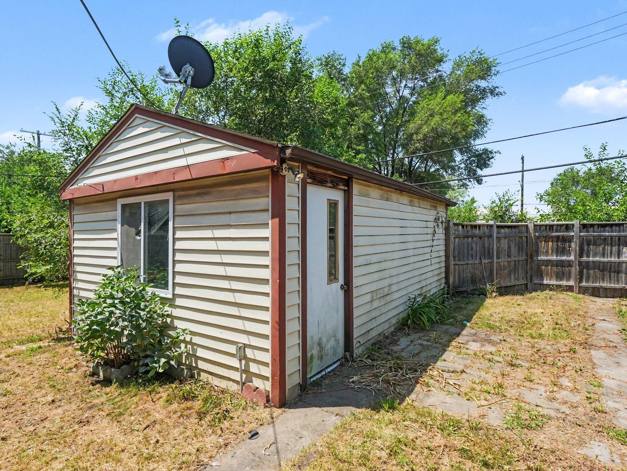 314 Burke Street Property Photo 36
