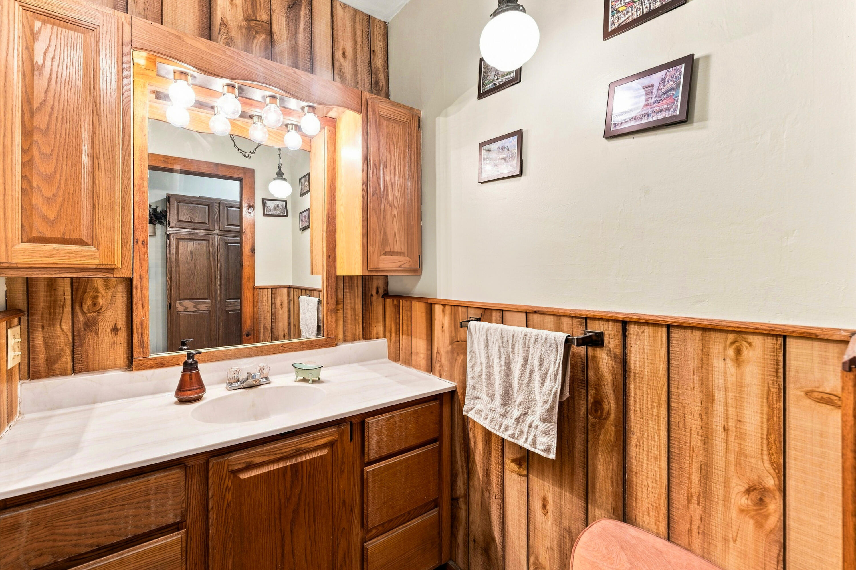 714 Kosmerick Road Property Photo 12
