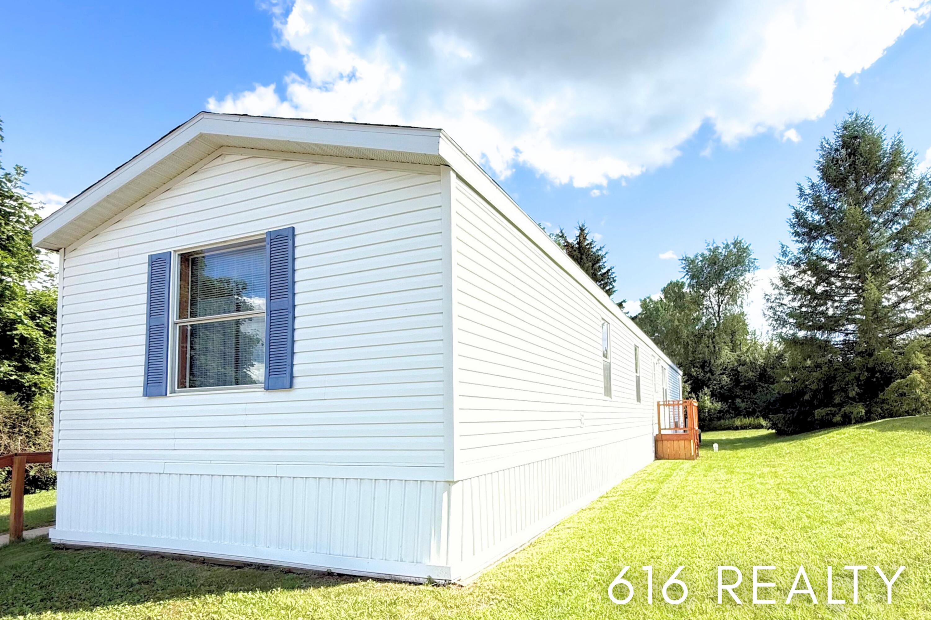 1382 Beaver Dam Drive Ne Property Photo 2