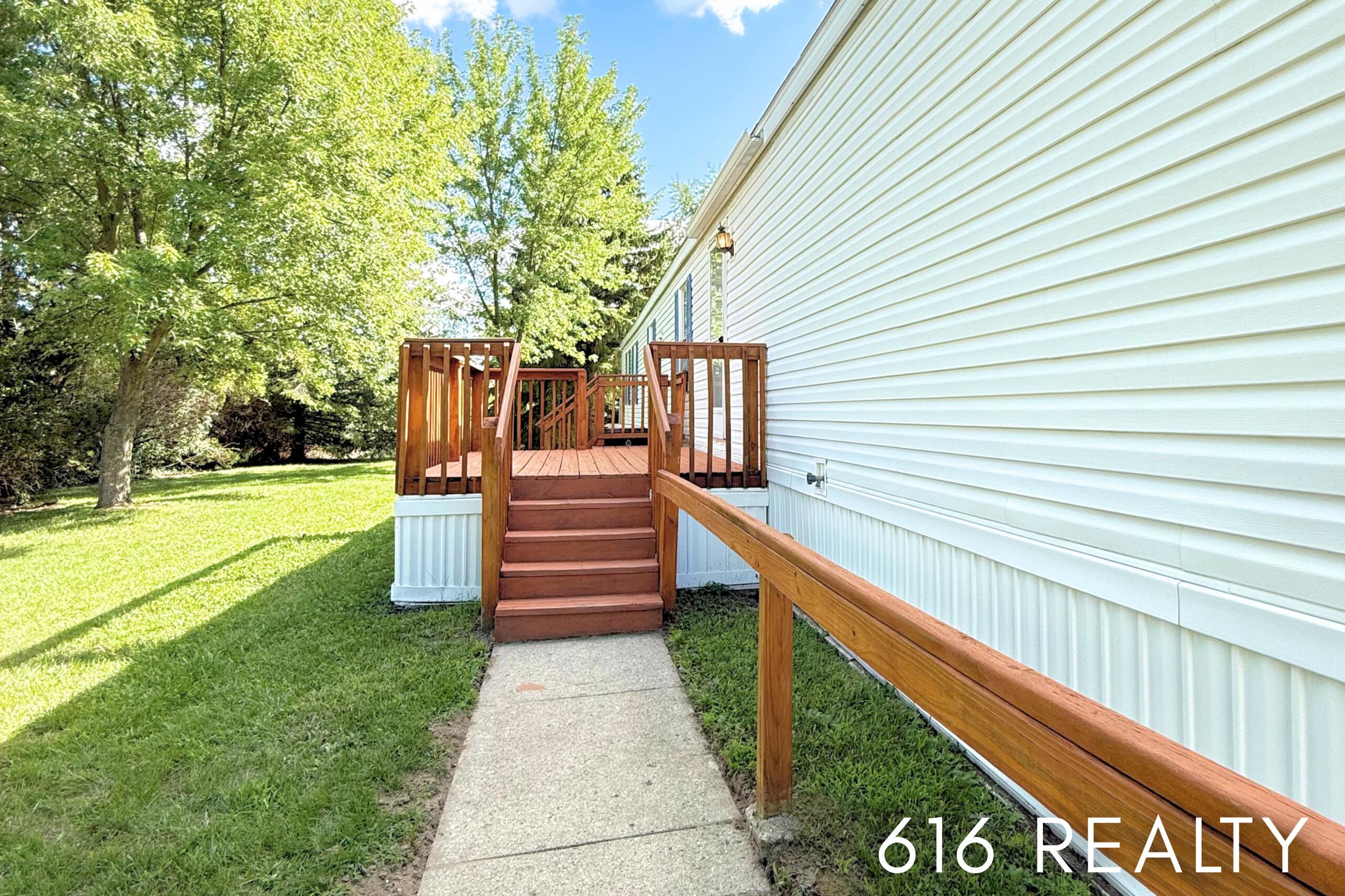 1382 Beaver Dam Drive Ne Property Photo 3
