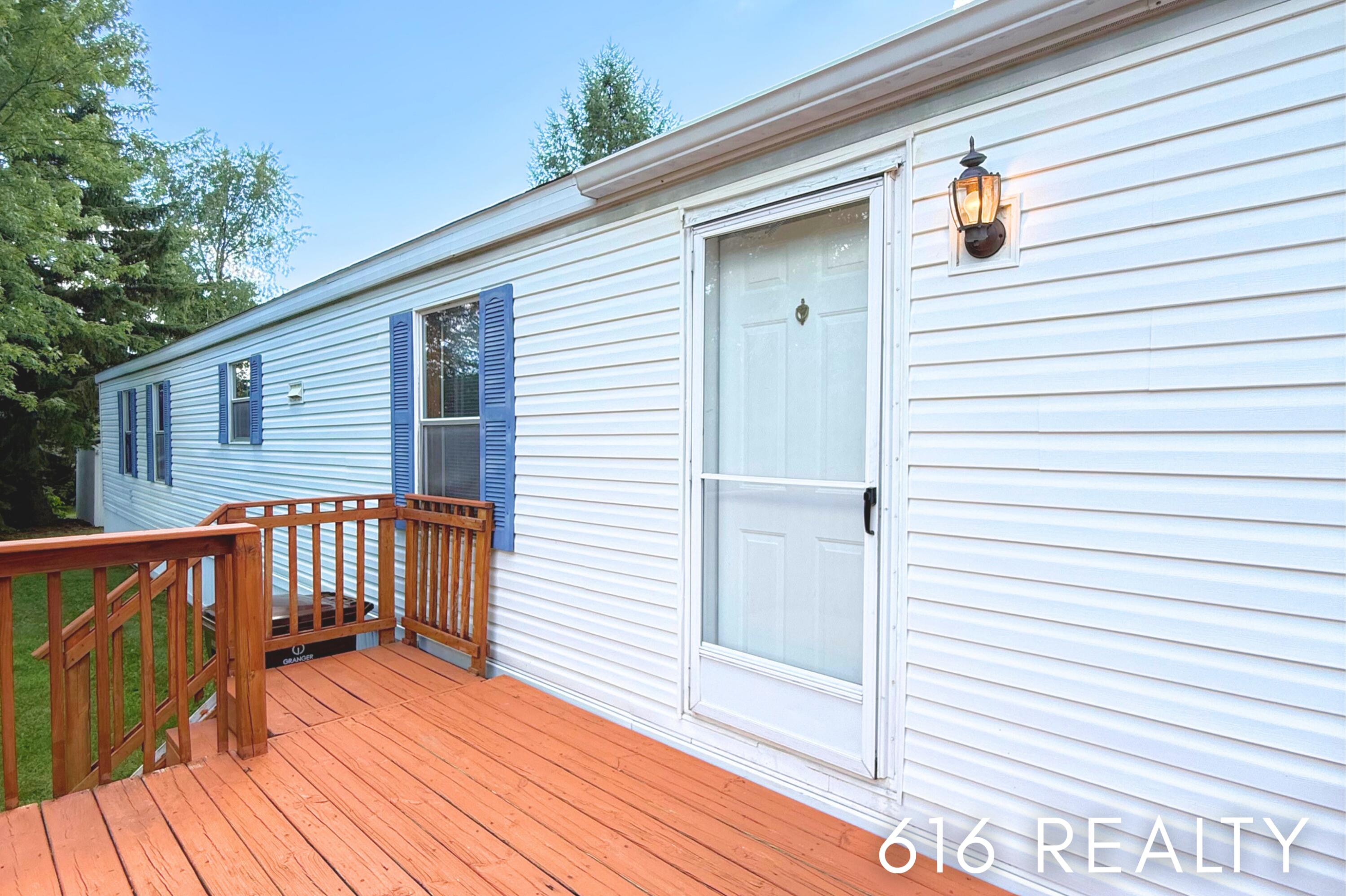 1382 Beaver Dam Drive Ne Property Photo 4