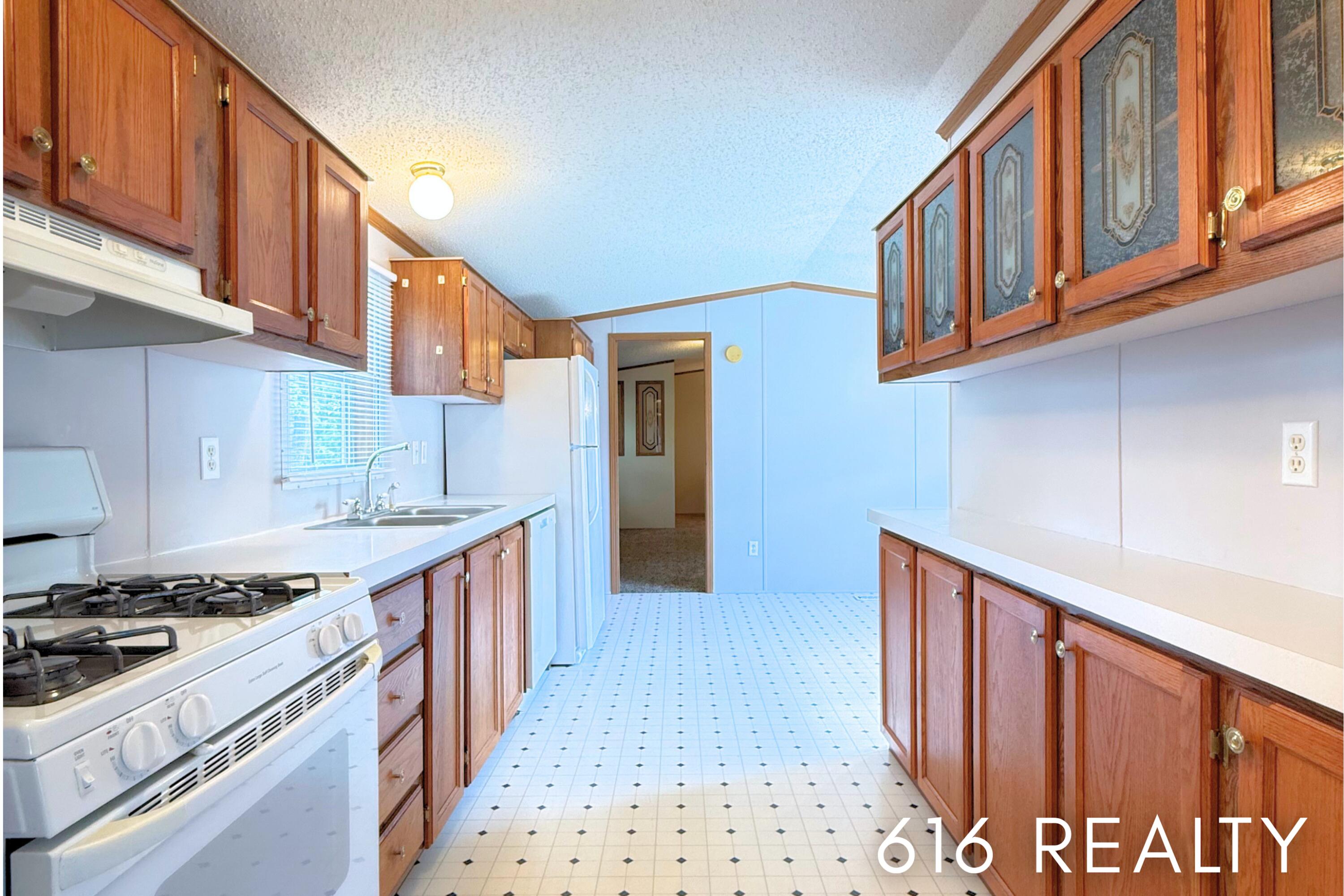 1382 Beaver Dam Drive Ne Property Photo 7