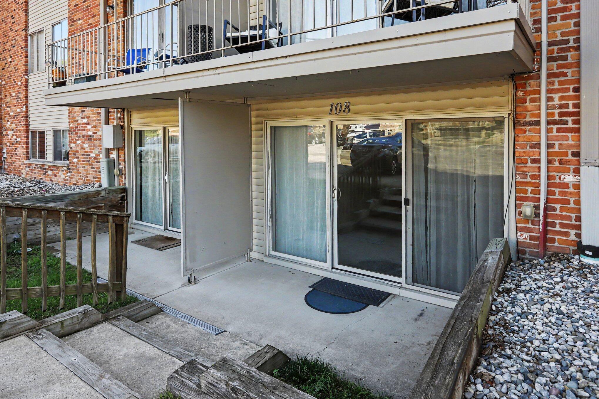 742 W Kilgore Road 108 Property Photo 1