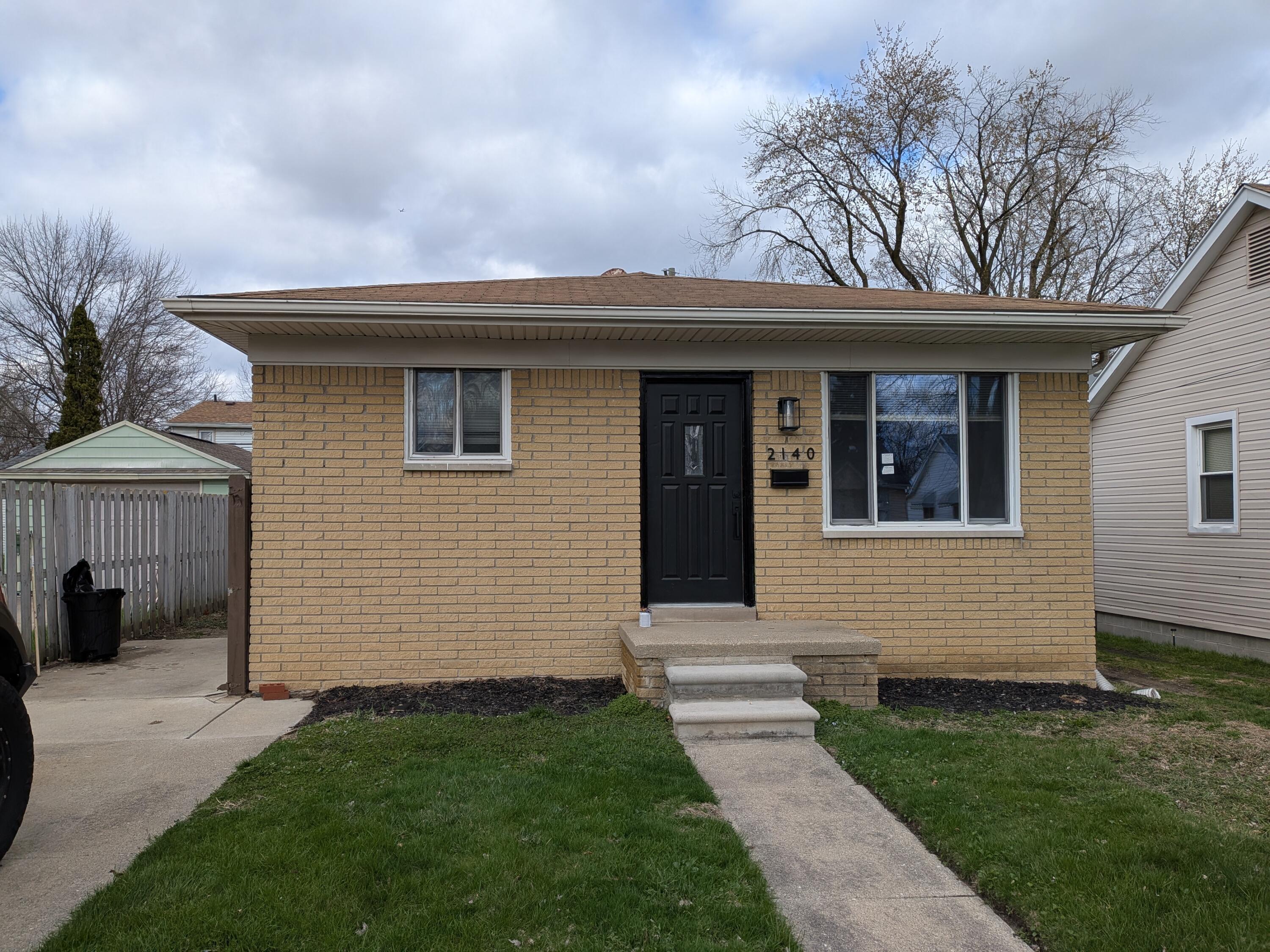 2140 Olive Avenue Property Photo 2