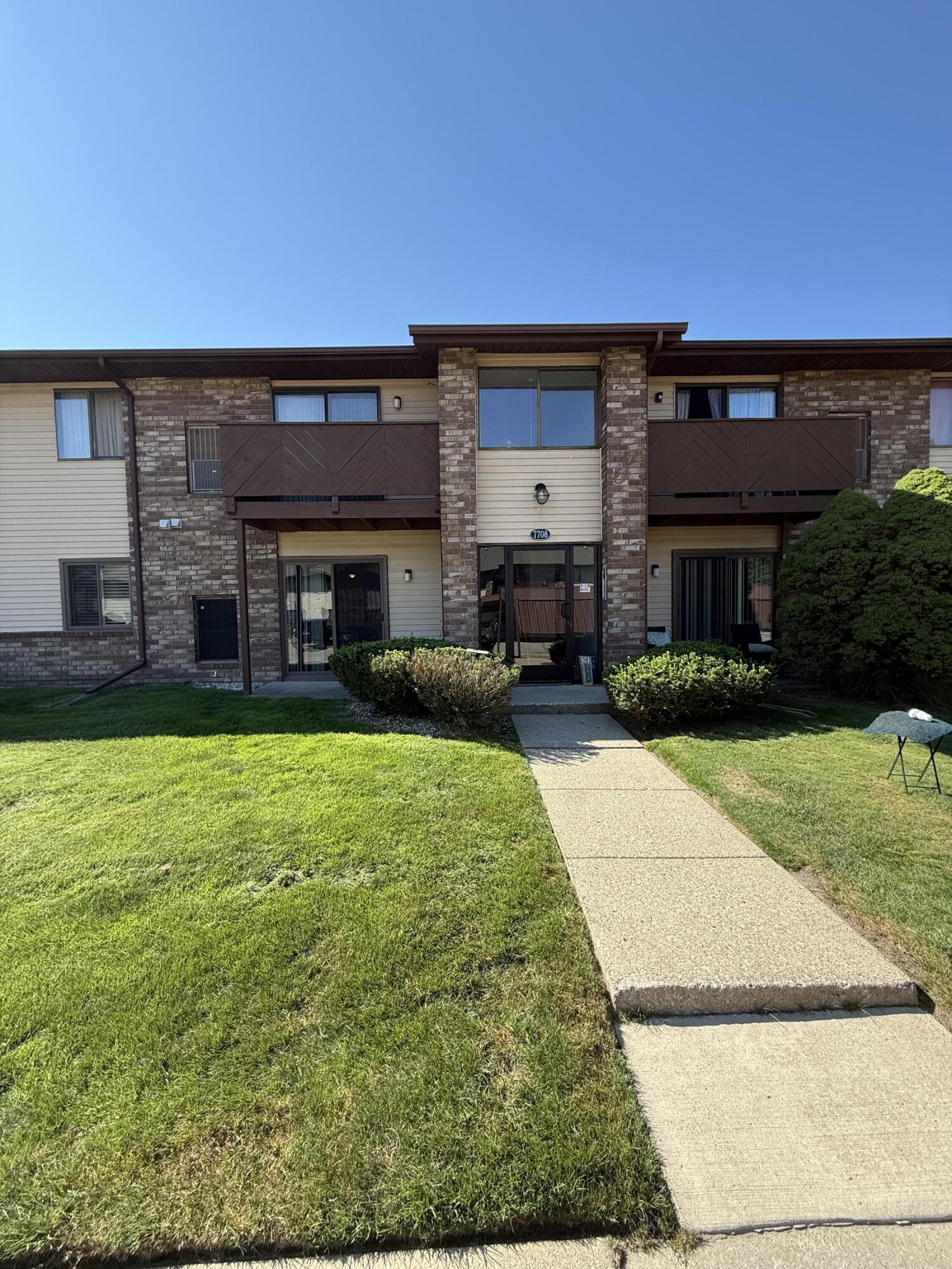 7708 Manor Circle Apt 103 Property Photo 2