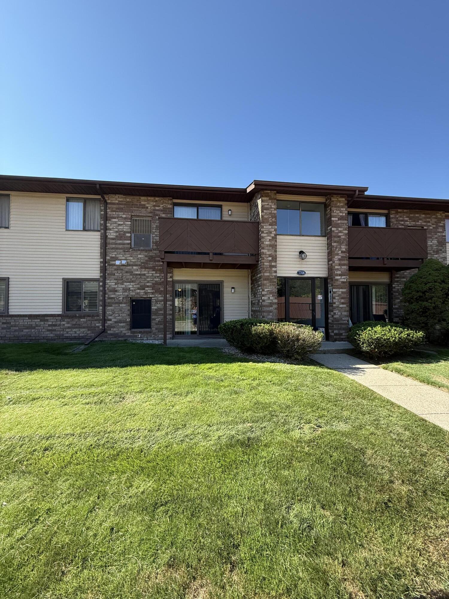 7708 Manor Circle Apt 103 Property Photo 3