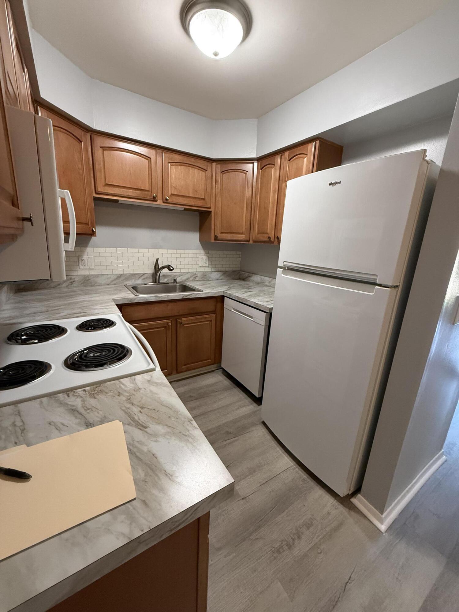 7708 Manor Circle Apt 103 Property Photo 9