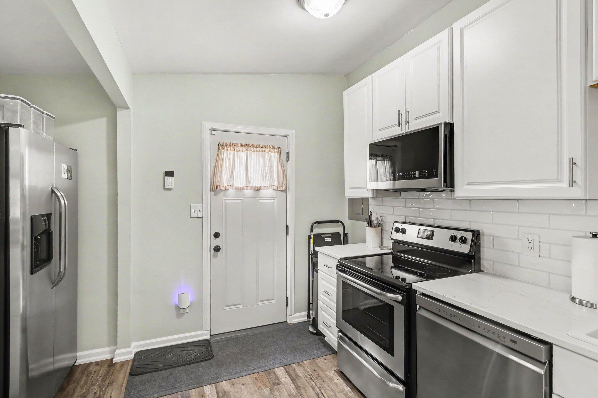 2405 Shasta Drive Property Photo 6