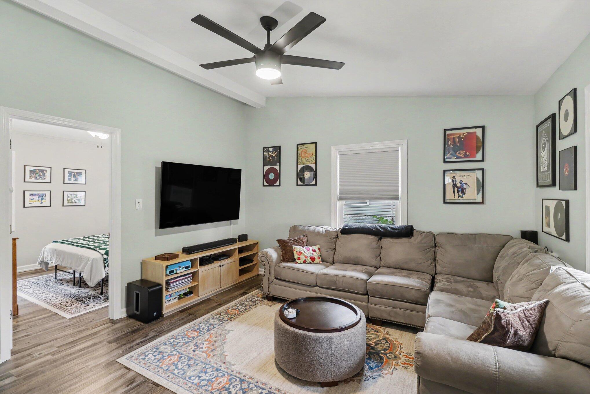 2405 Shasta Drive Property Photo 11