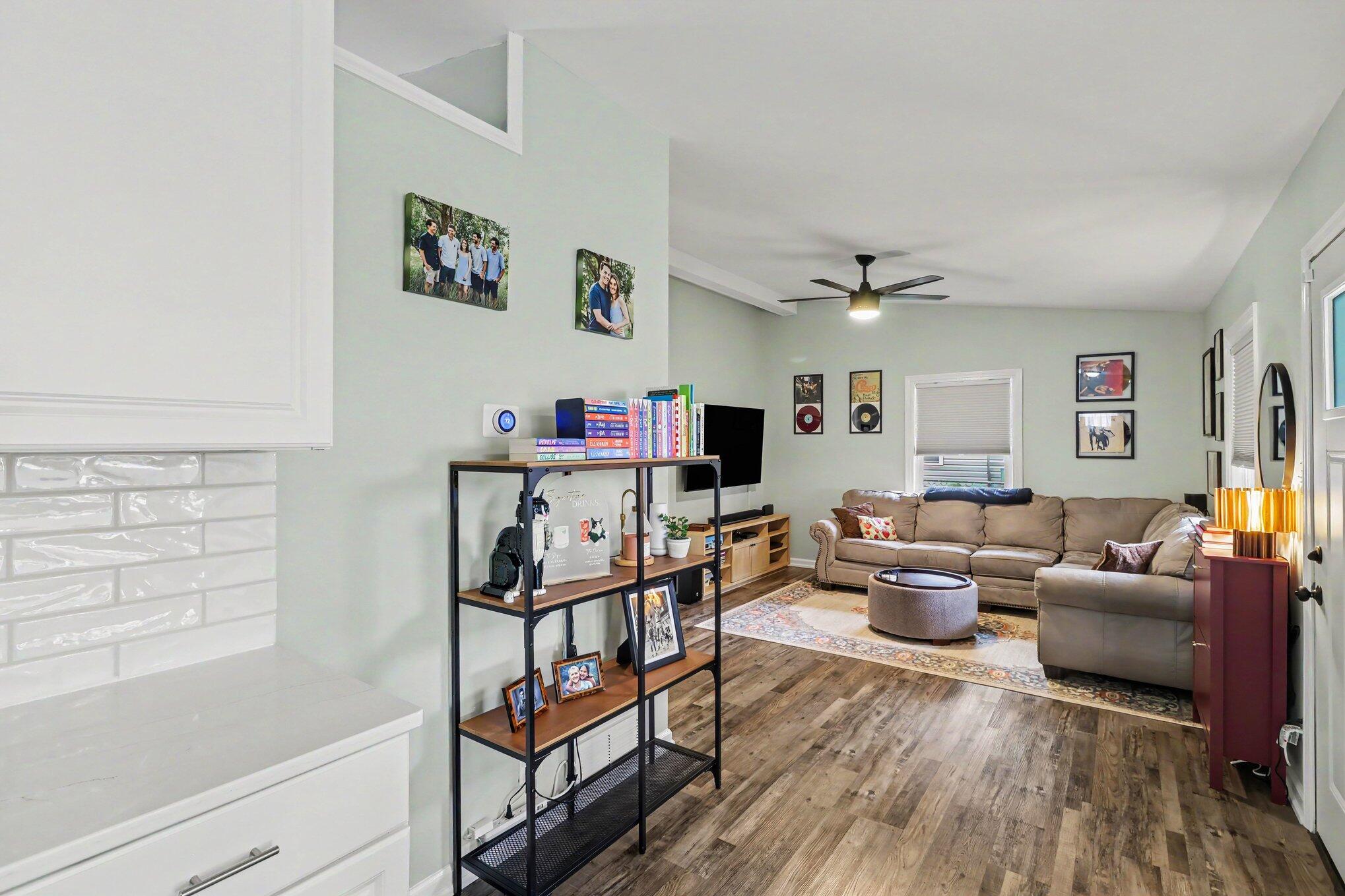 2405 Shasta Drive Property Photo 12