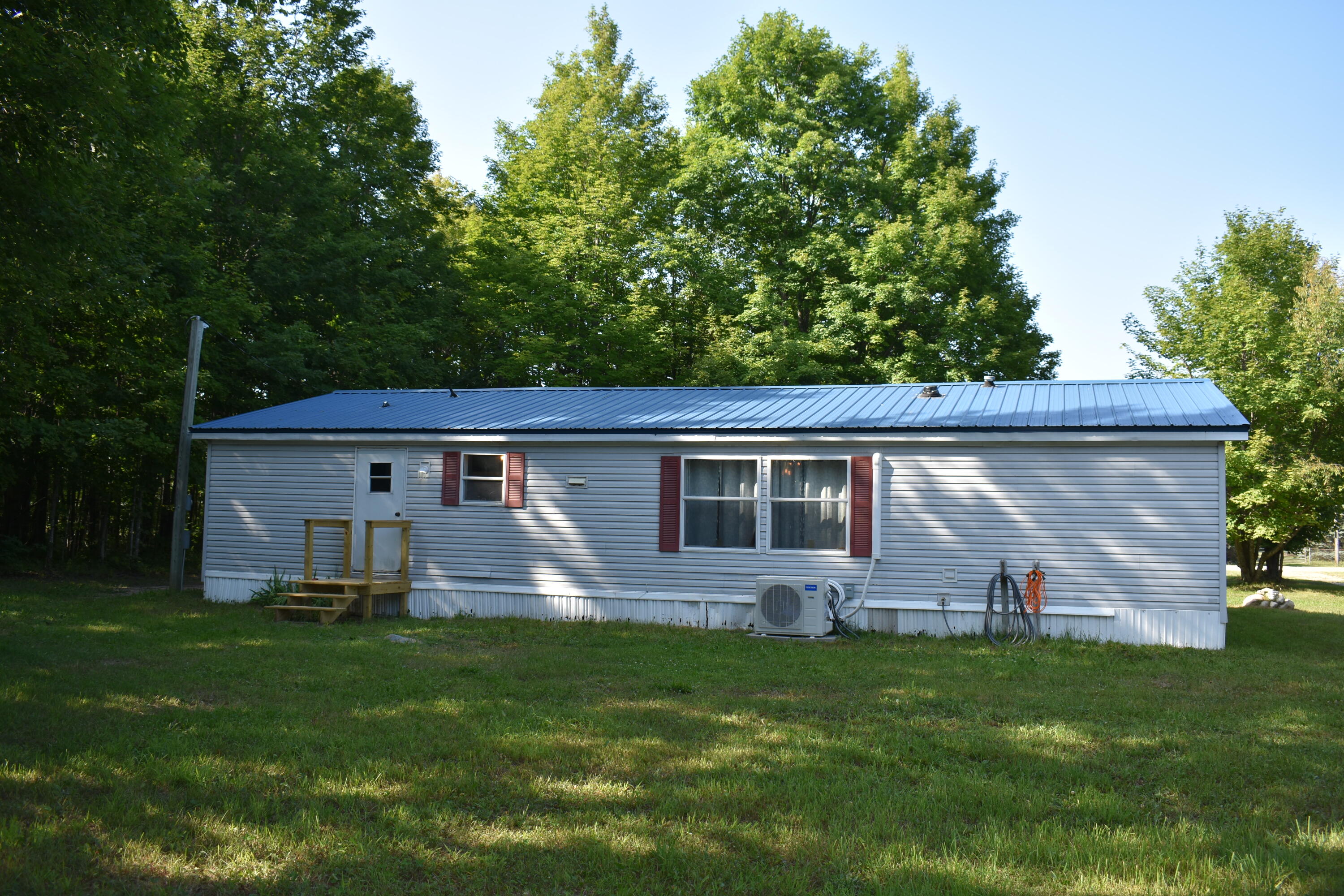 7516 Covert Road Ne Property Photo 5