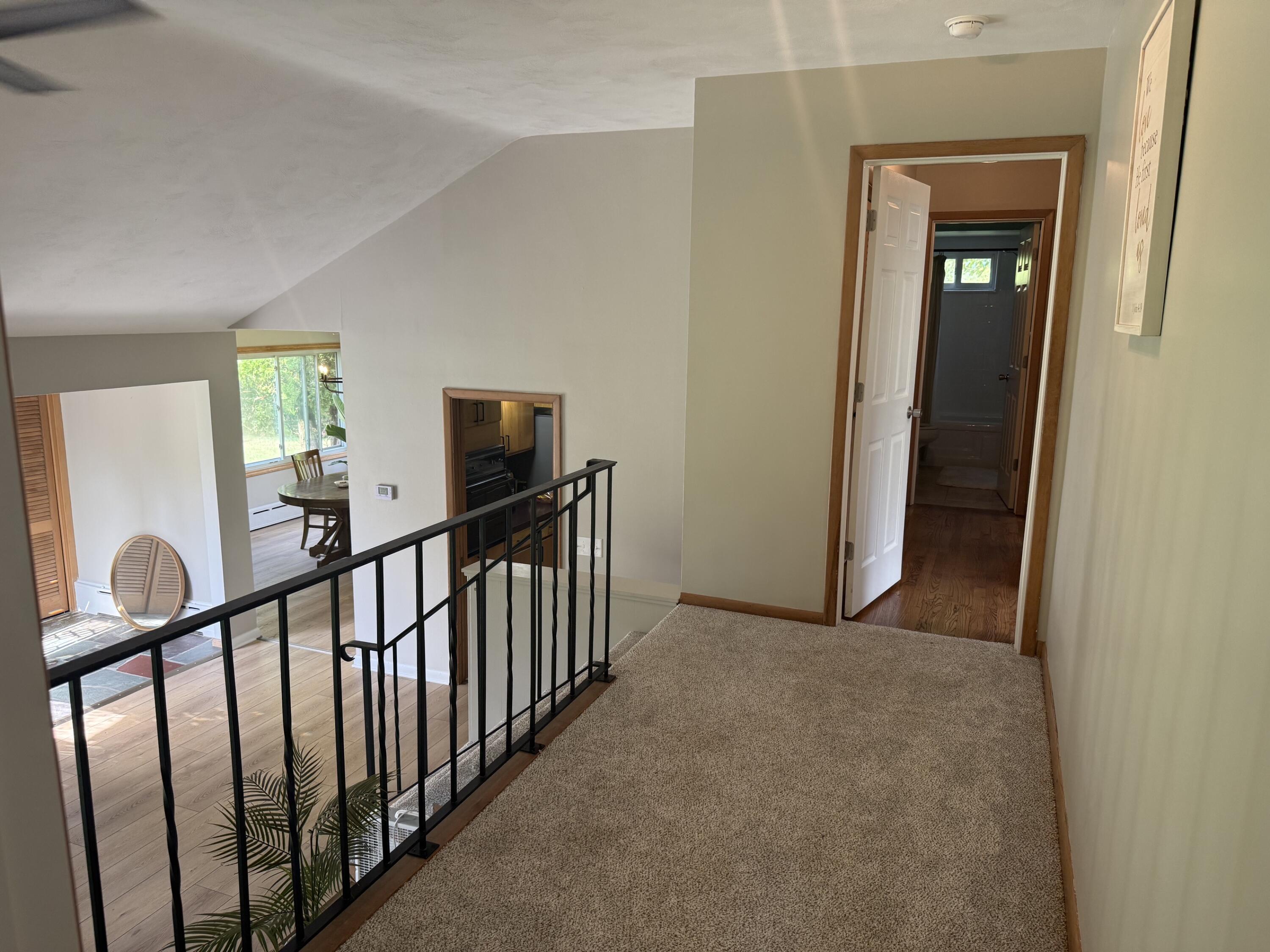 1122 W Green Street Property Photo 12