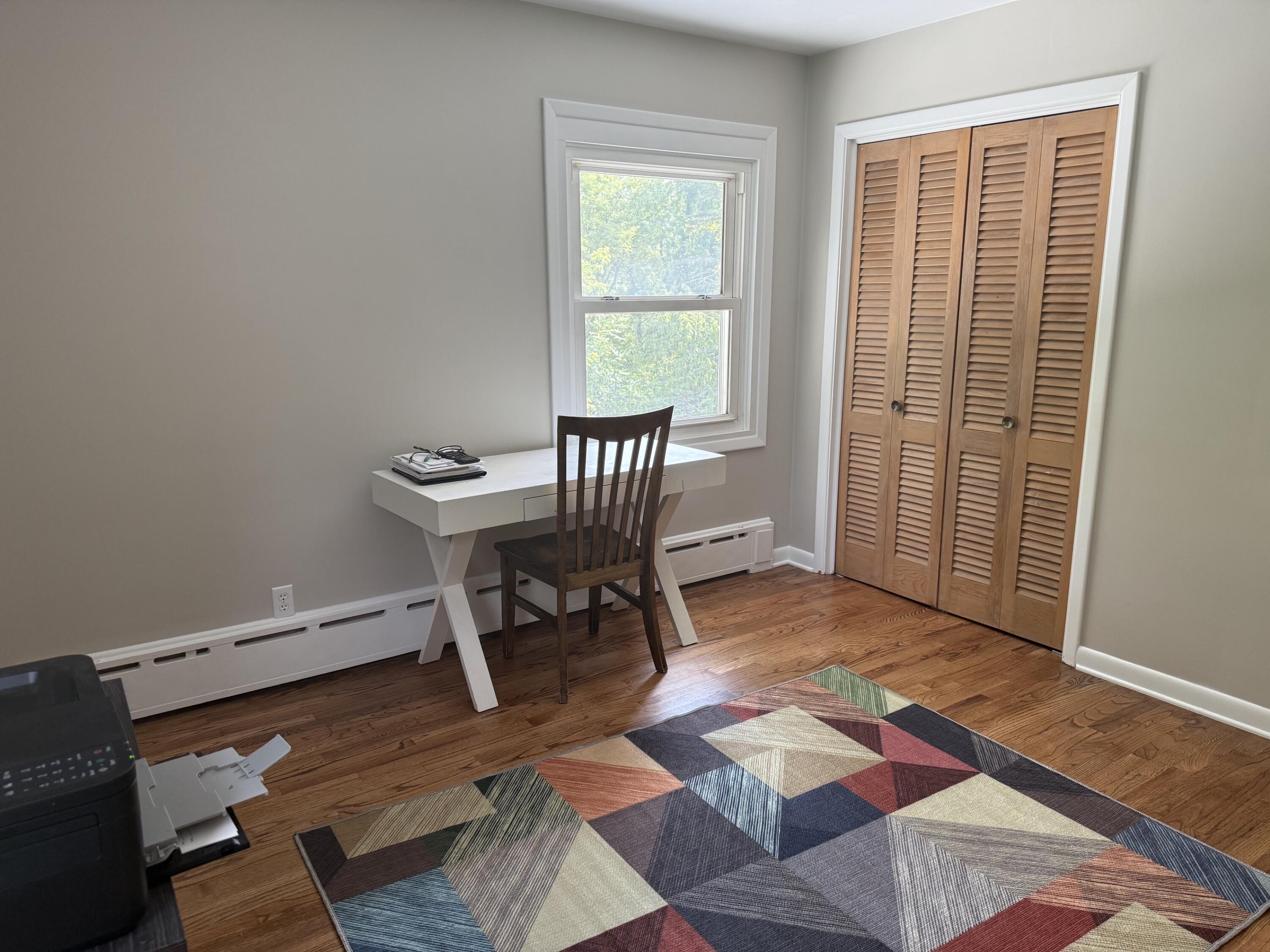 1122 W Green Street Property Photo 17