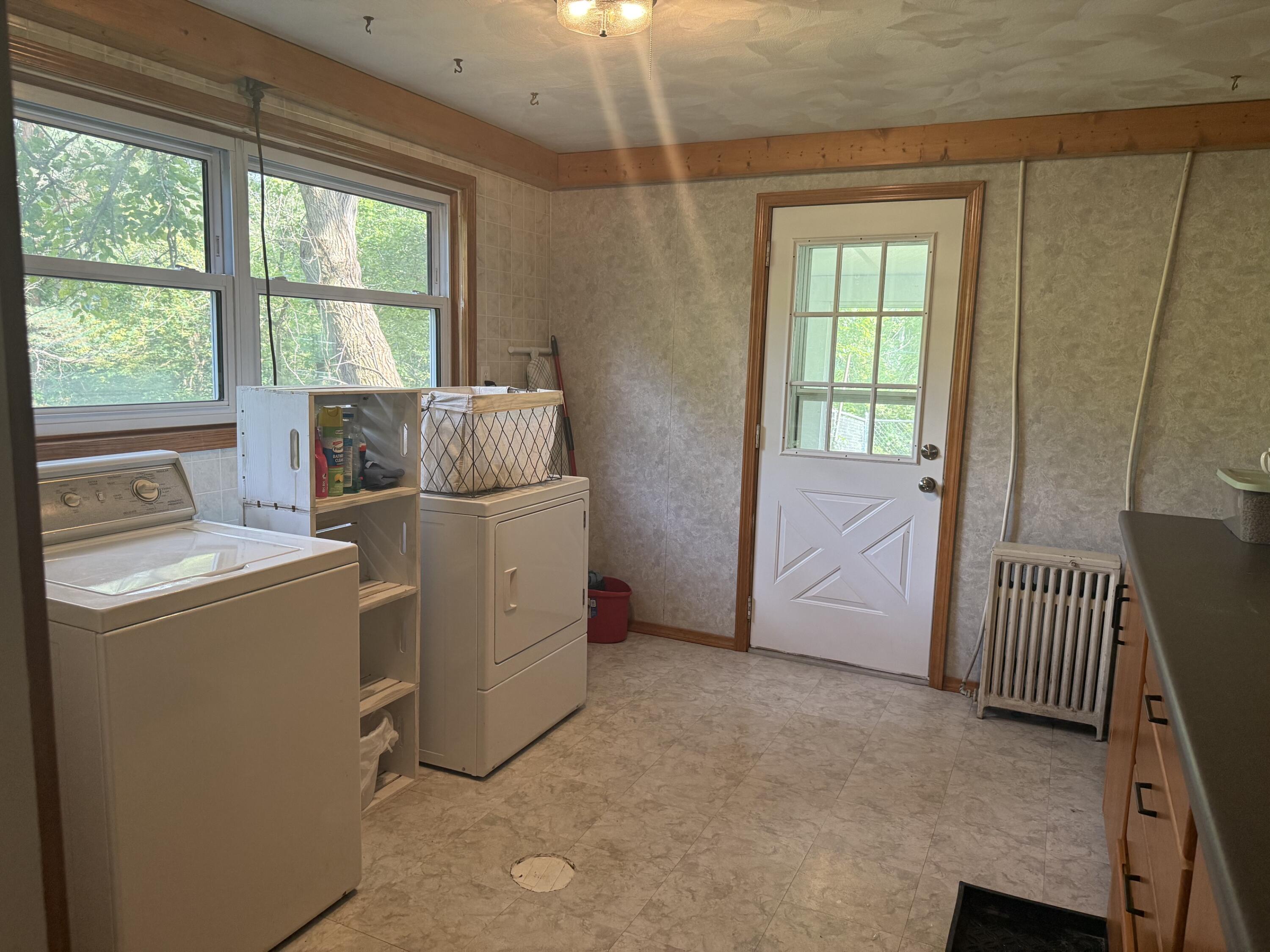 1122 W Green Street Property Photo 22