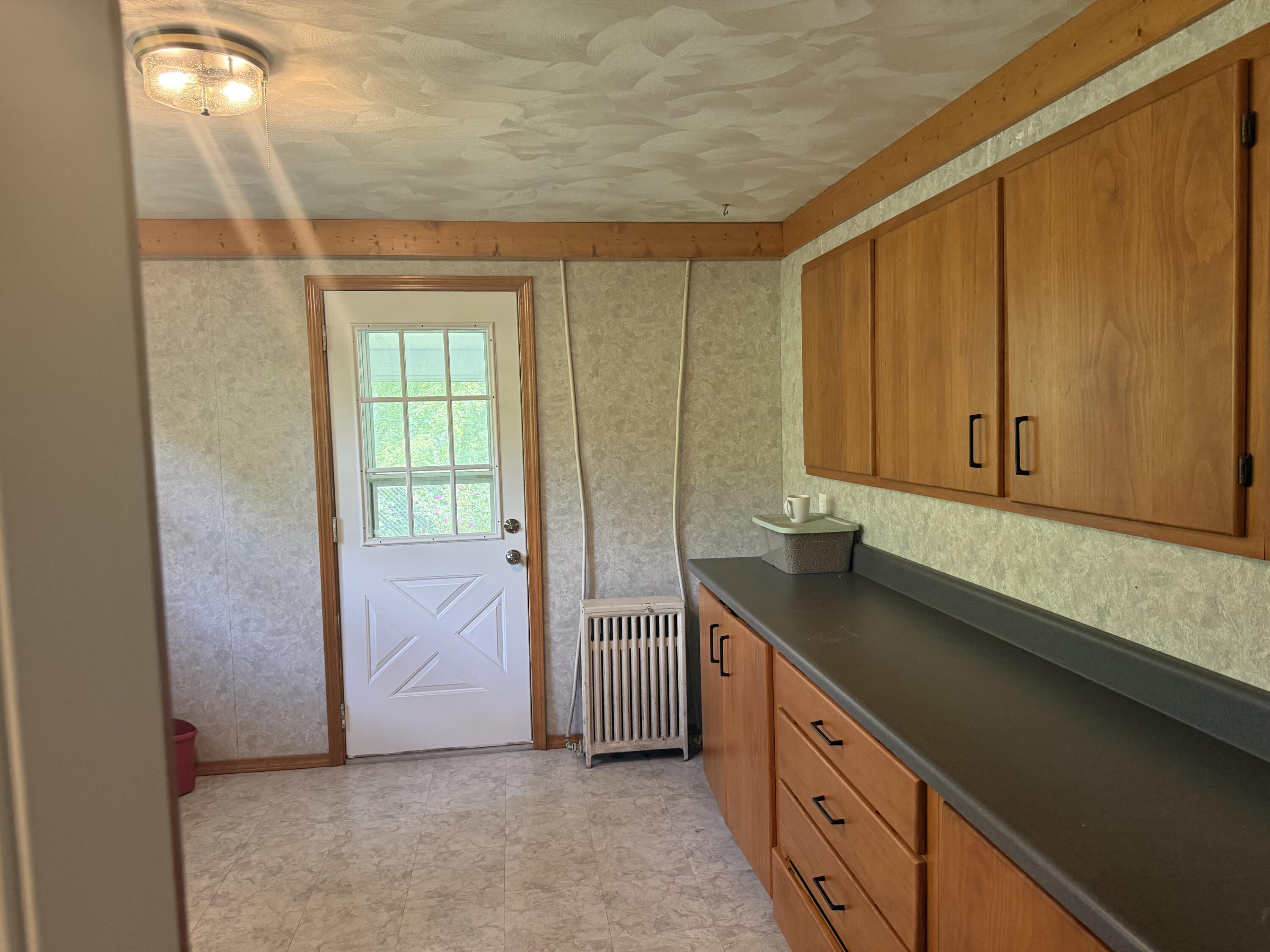 1122 W Green Street Property Photo 23