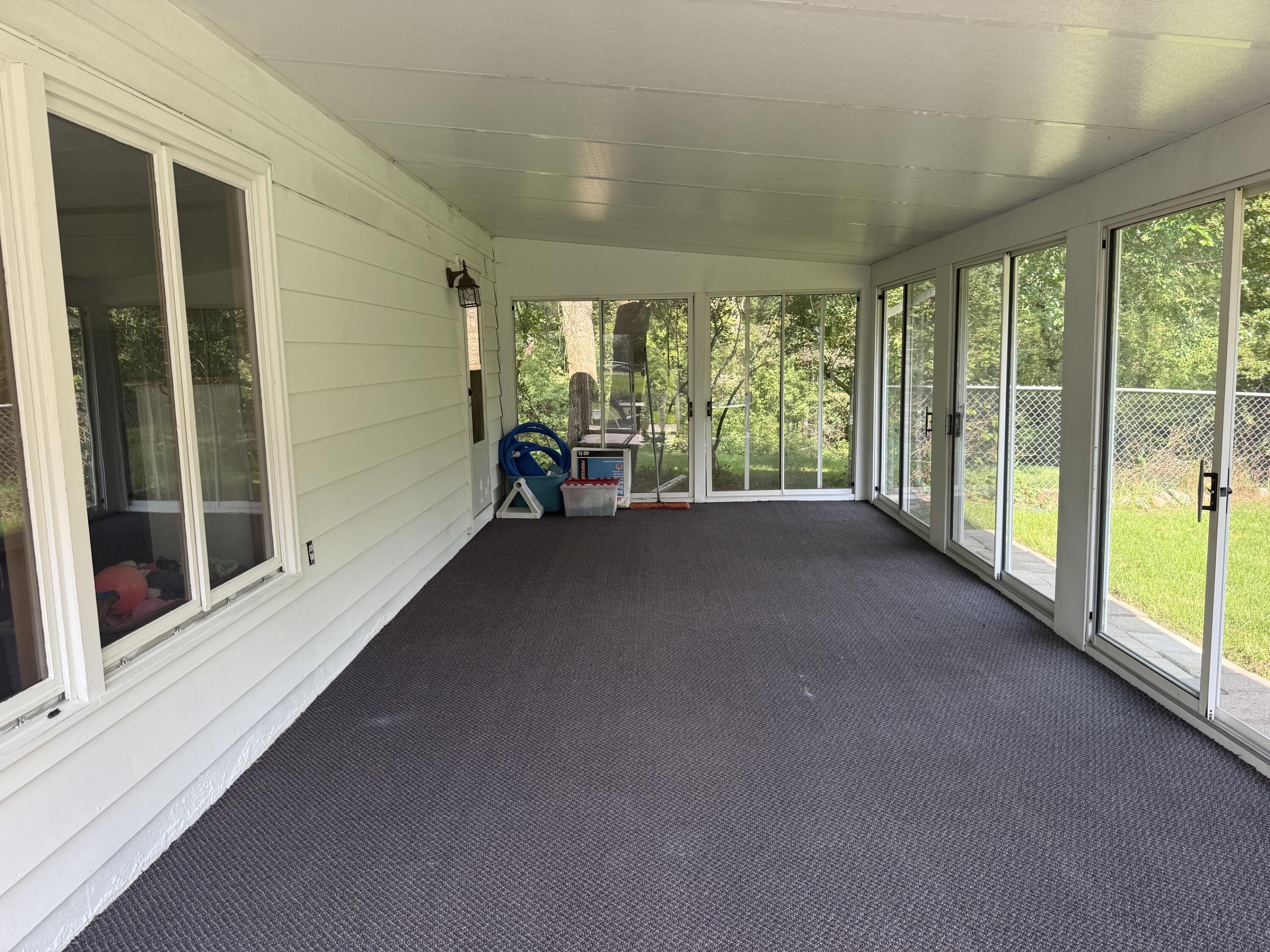 1122 W Green Street Property Photo 24