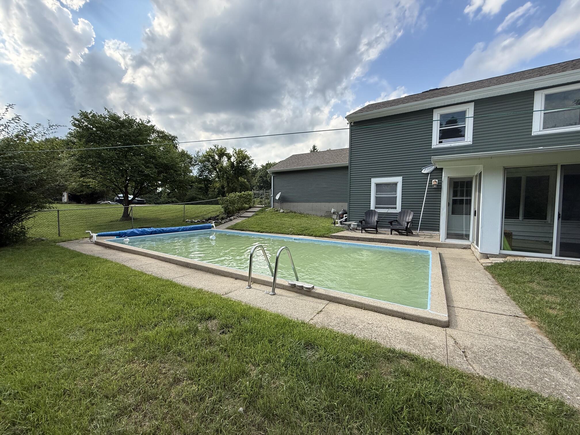 1122 W Green Street Property Photo 29