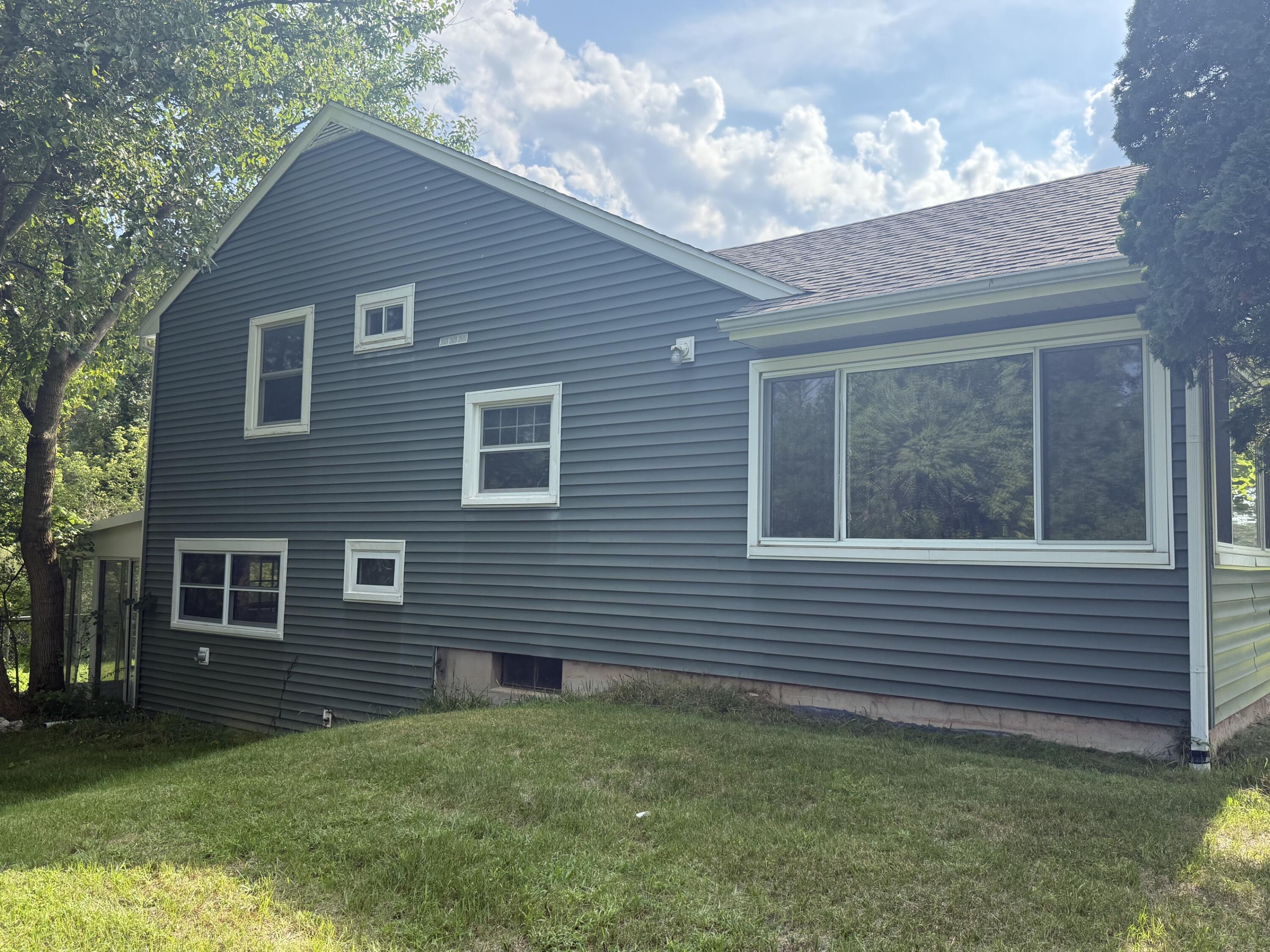 1122 W Green Street Property Photo 33