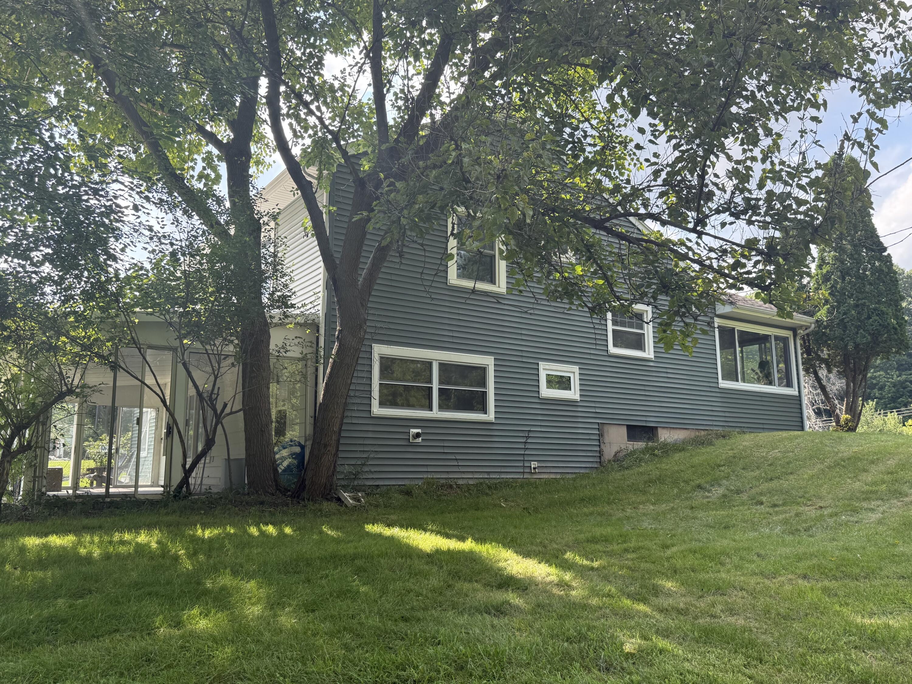 1122 W Green Street Property Photo 34