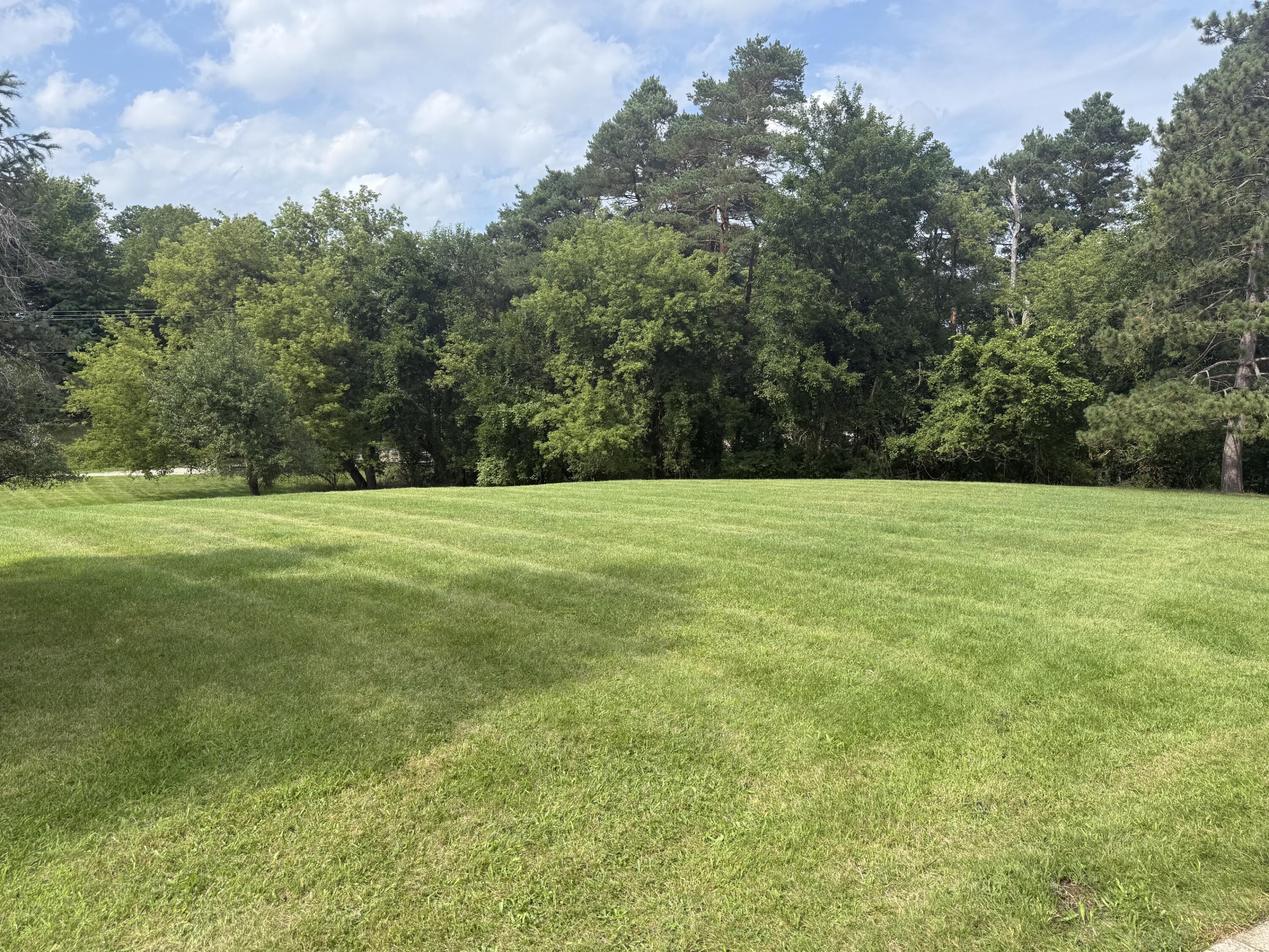 1122 W Green Street Property Photo 44
